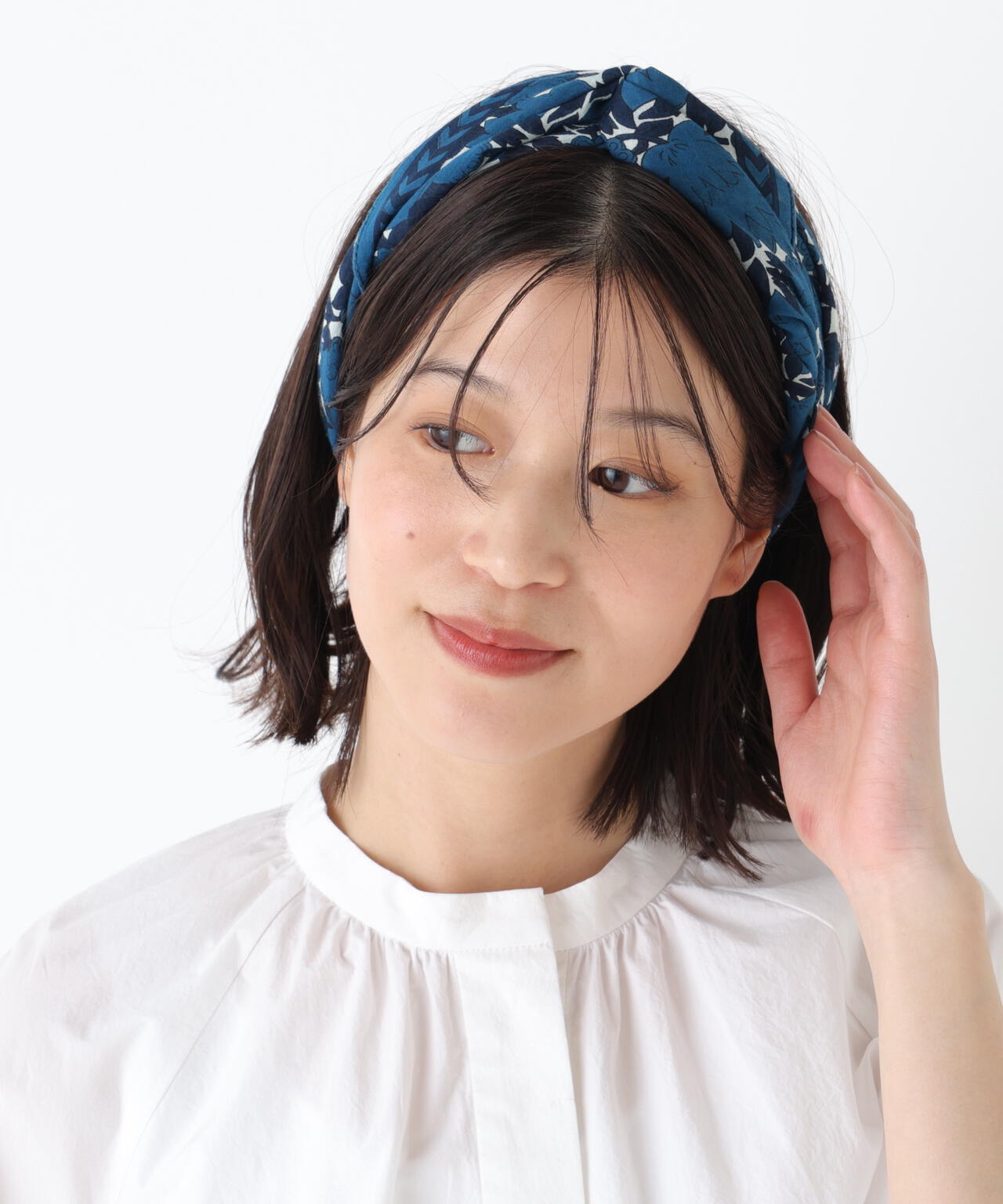 《MOISMONT》フラワープリントスカーフ