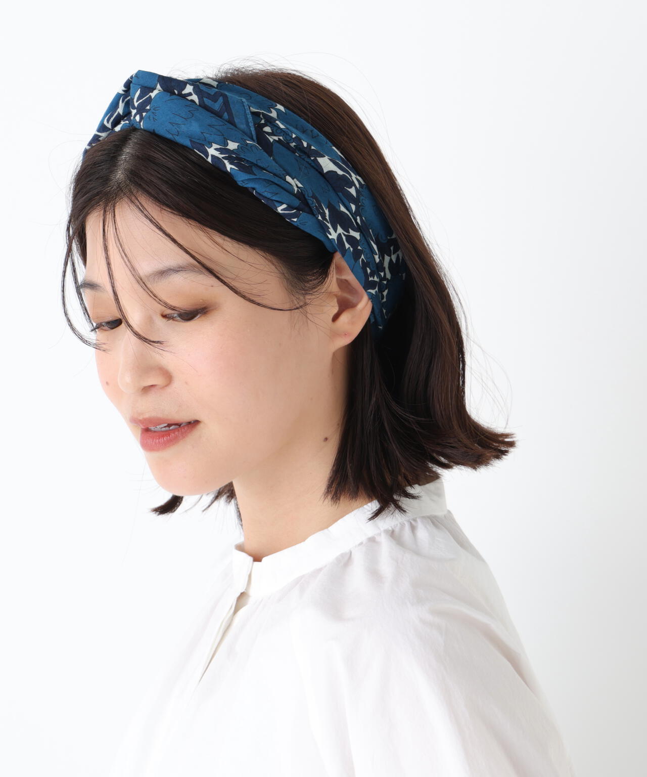 《MOISMONT》フラワープリントスカーフ