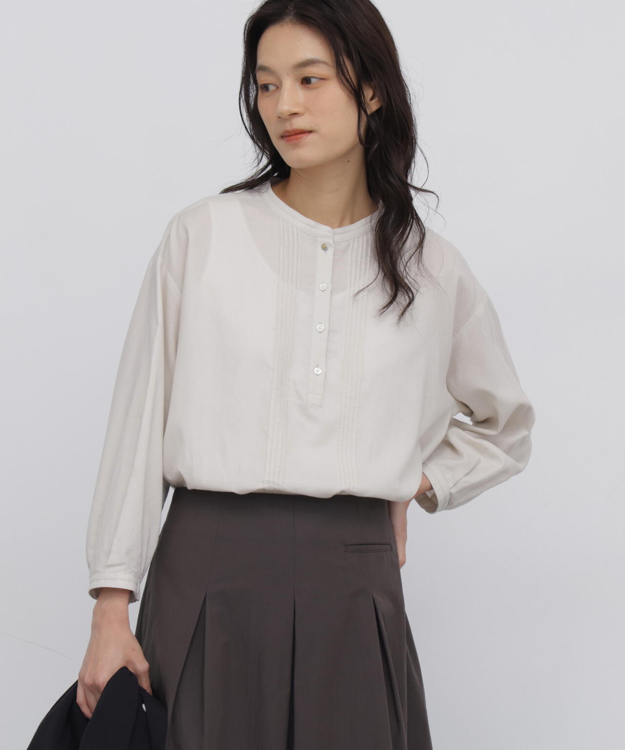 165cm/B:77cm/W:57cm/H:79cm 着用サイズ:M