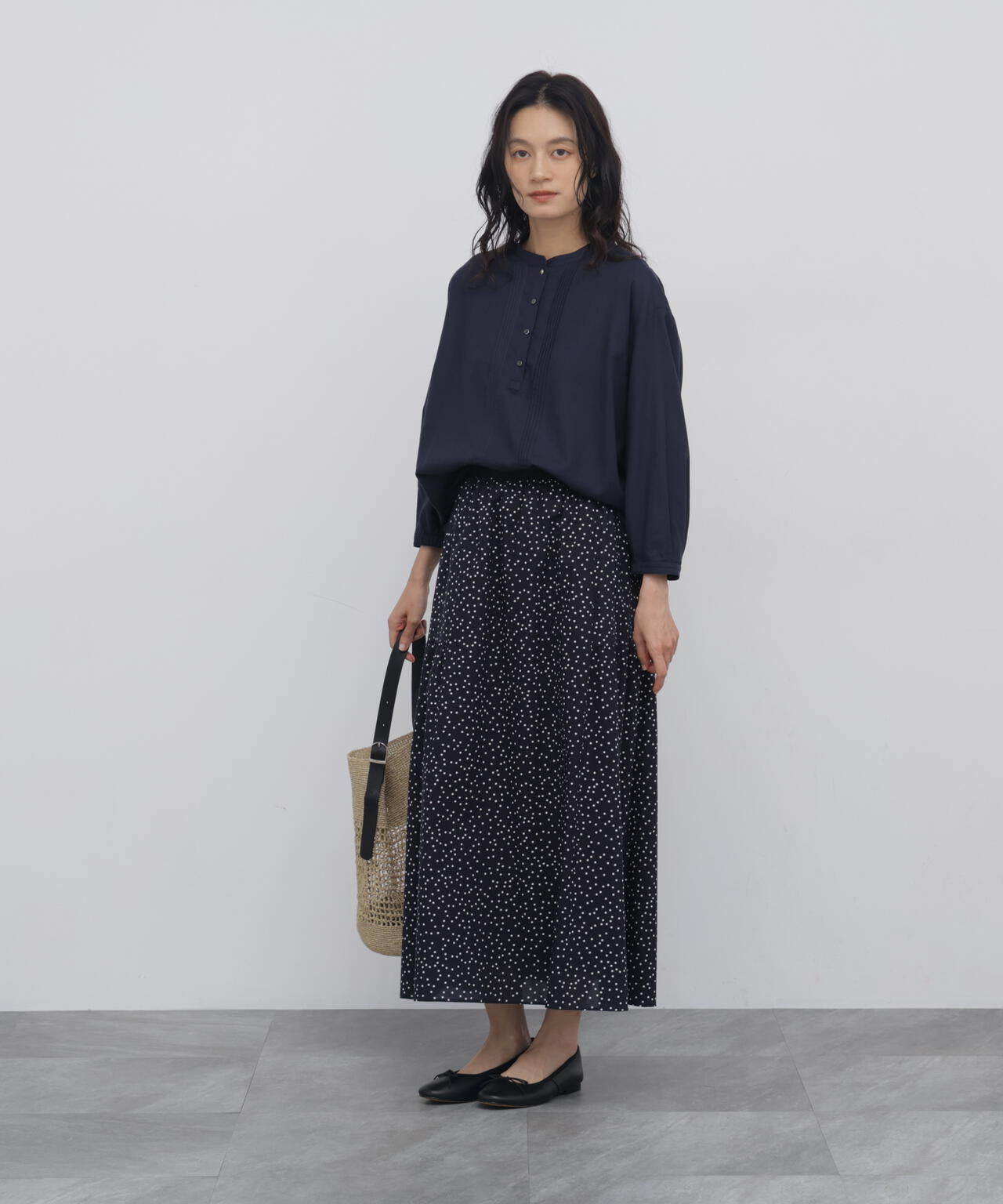 165cm/B:77cm/W:57cm/H:79cm 着用サイズ:M