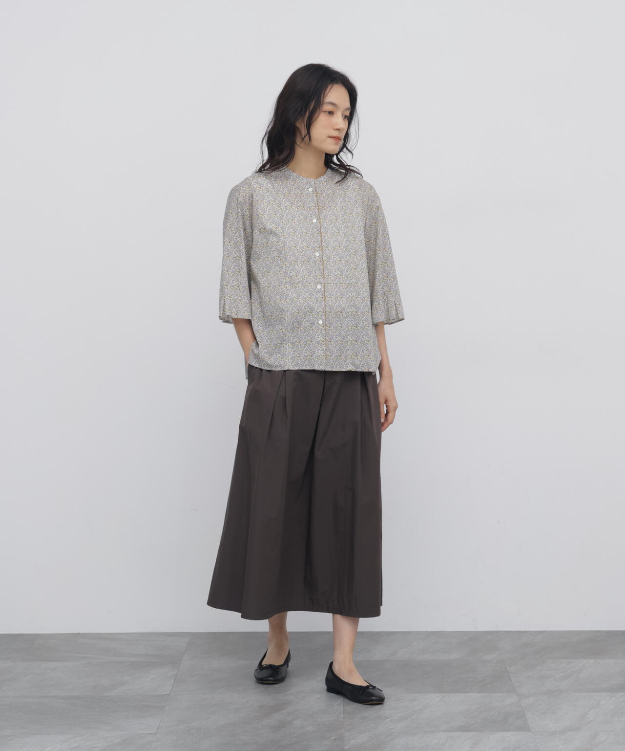 165cm/B:77cm/W:57cm/H:79cm 着用サイズ:M