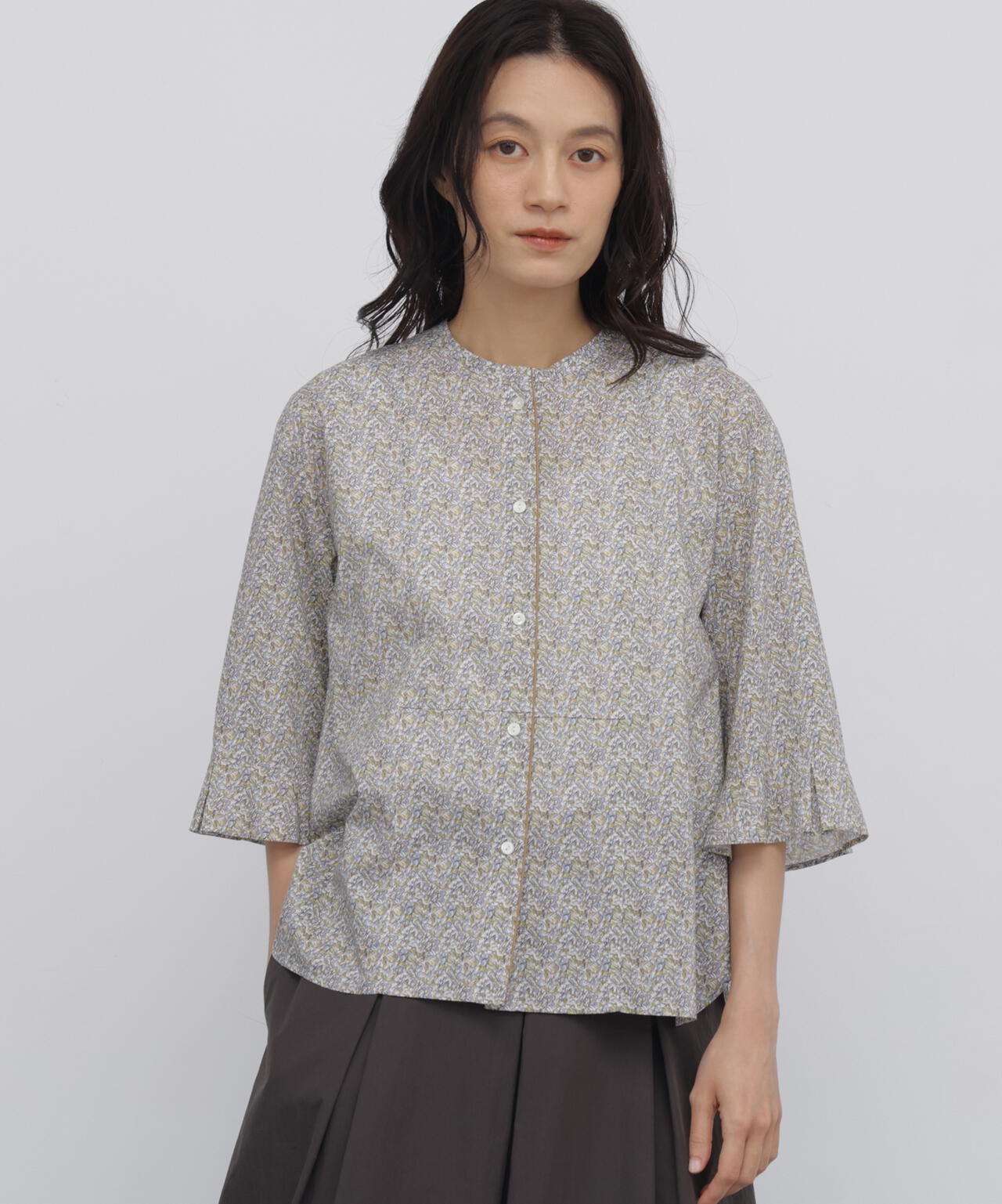 165cm/B:77cm/W:57cm/H:79cm 着用サイズ:M