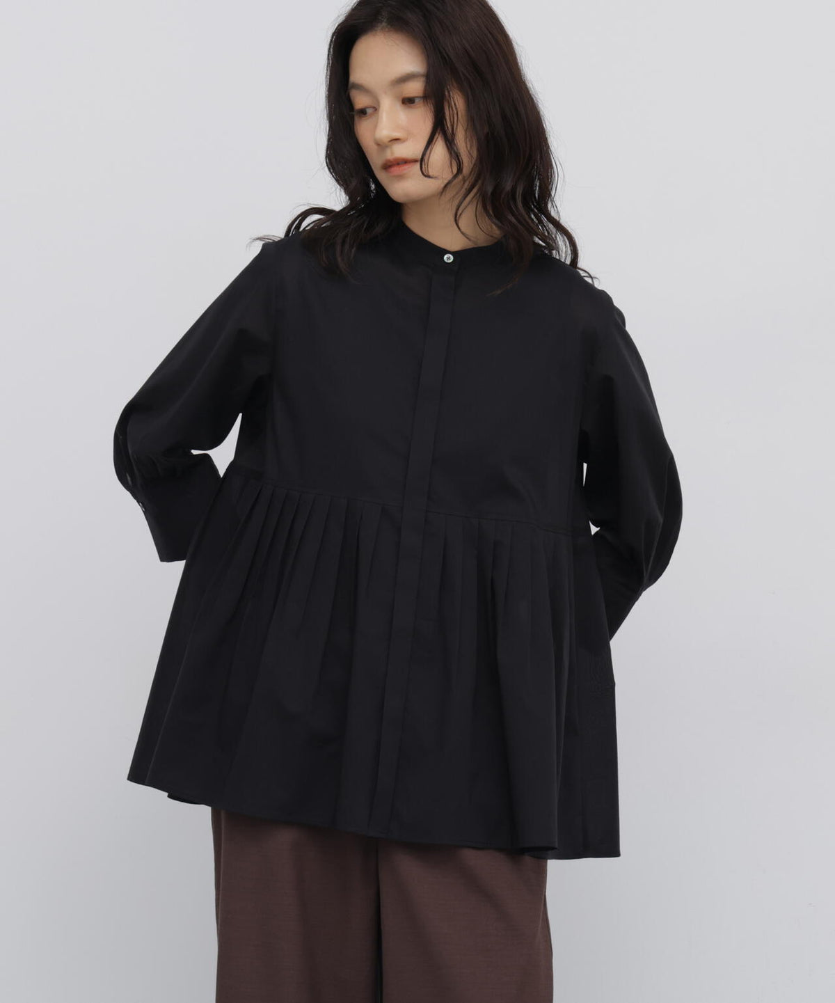 165cm/B:77cm/W:57cm/H:79cm 着用サイズ:M