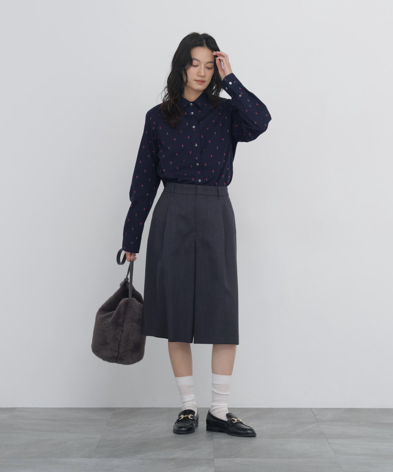 165cm/B:77cm/W:57cm/H:79cm 着用サイズ:M