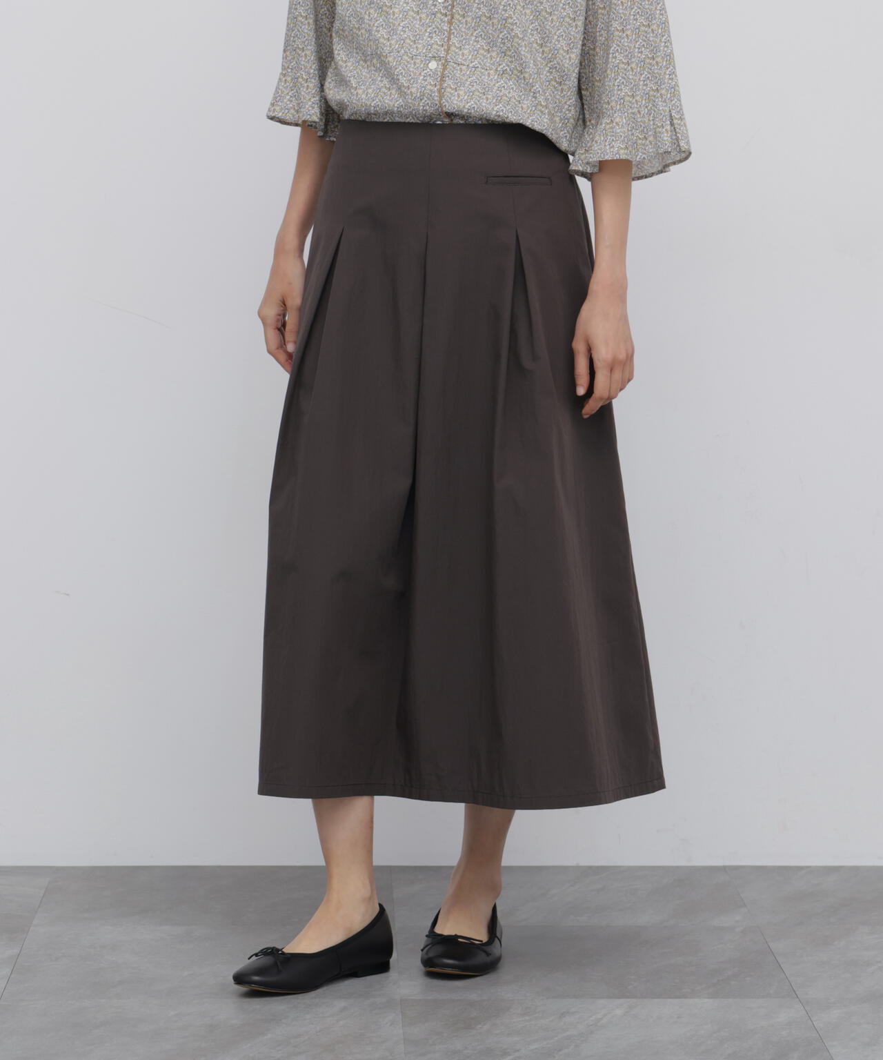165cm/B:77cm/W:57cm/H:79cm 着用サイズ:M