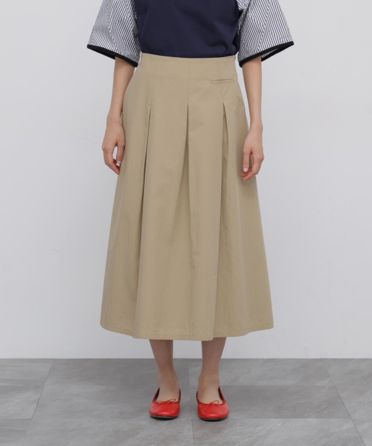 165cm/B:77cm/W:57cm/H:79cm 着用サイズ:M