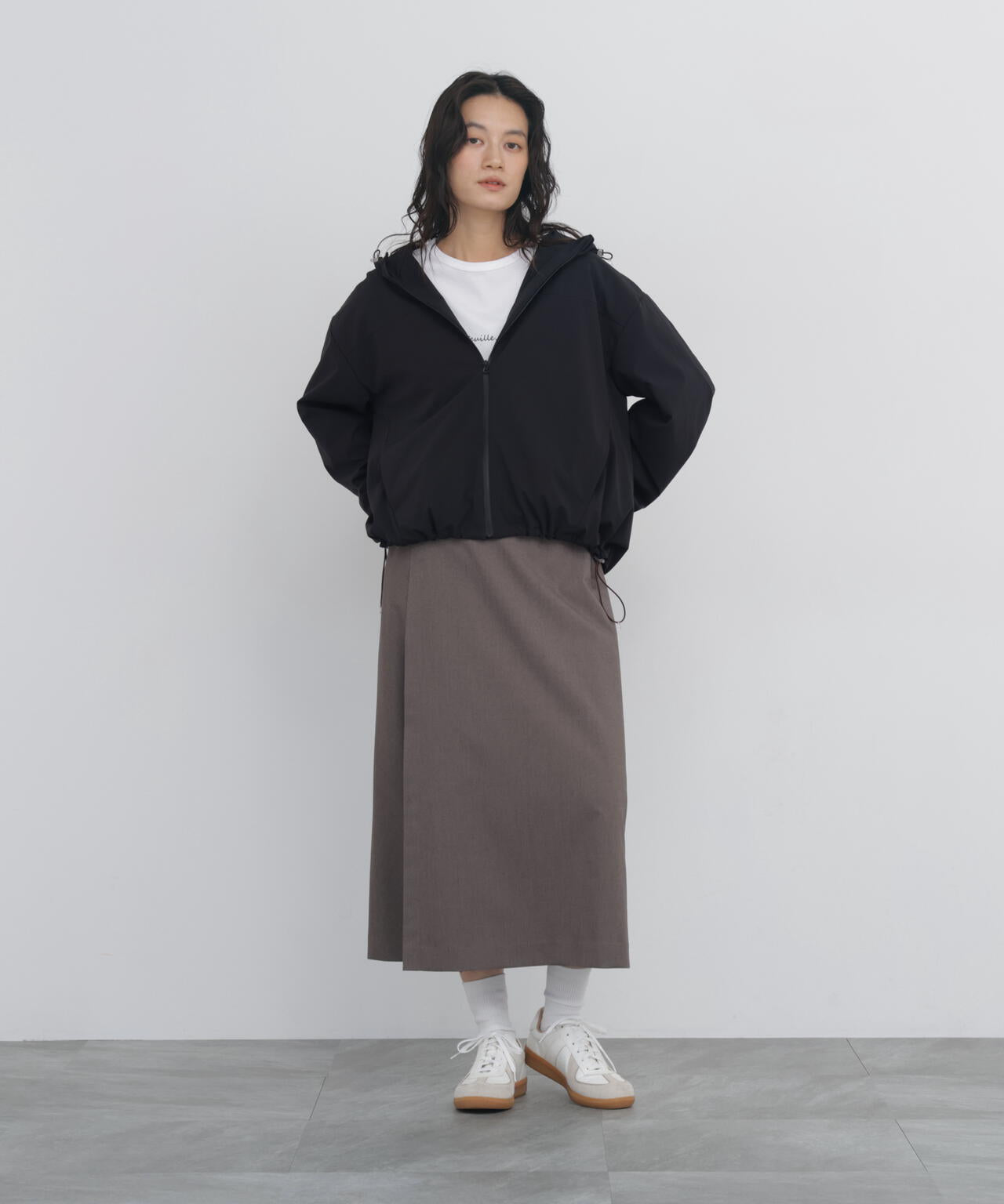 165cm/B:77cm/W:57cm/H:79cm 着用サイズ:M
