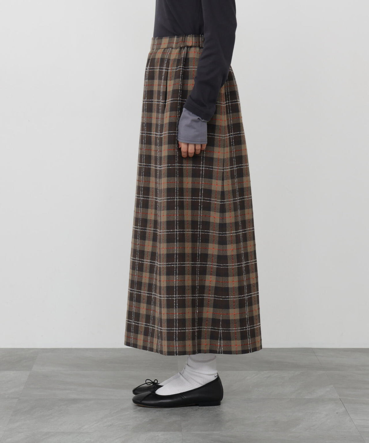 165cm/B:77cm/W:57cm/H:79cm 着用サイズ:M