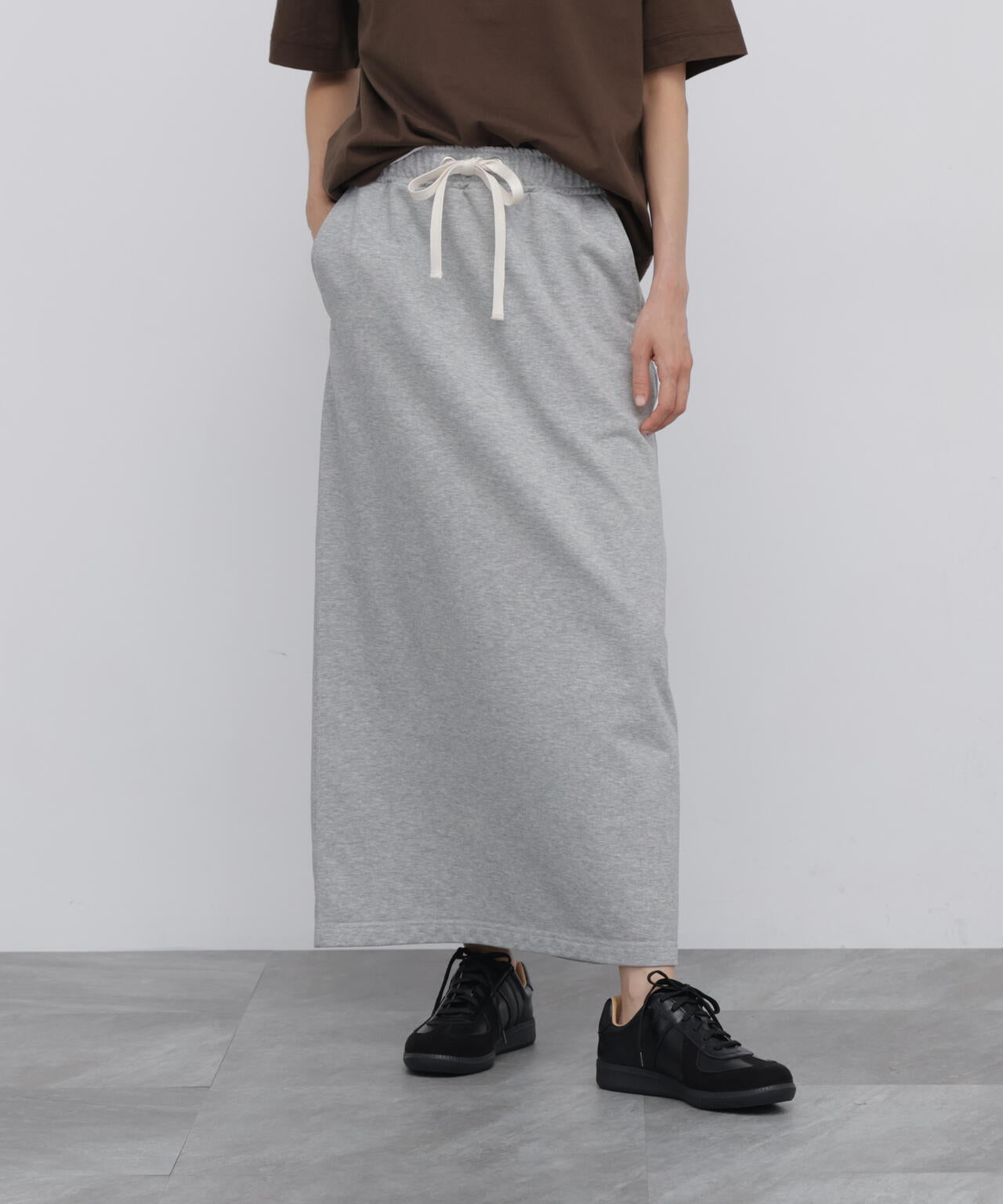 165cm/B:77cm/W:57cm/H:79cm 着用サイズ:M