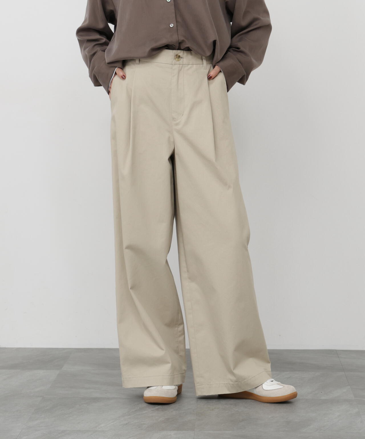 165cm/B:77cm/W:57cm/H:79cm 着用サイズ:M