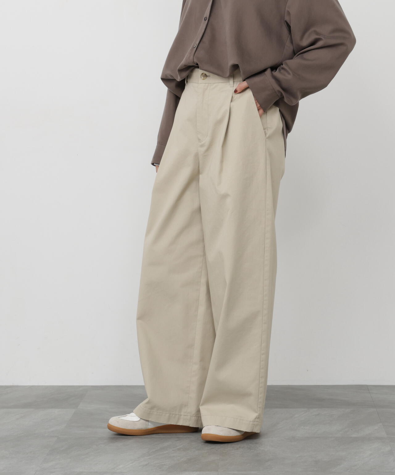 165cm/B:77cm/W:57cm/H:79cm 着用サイズ:M