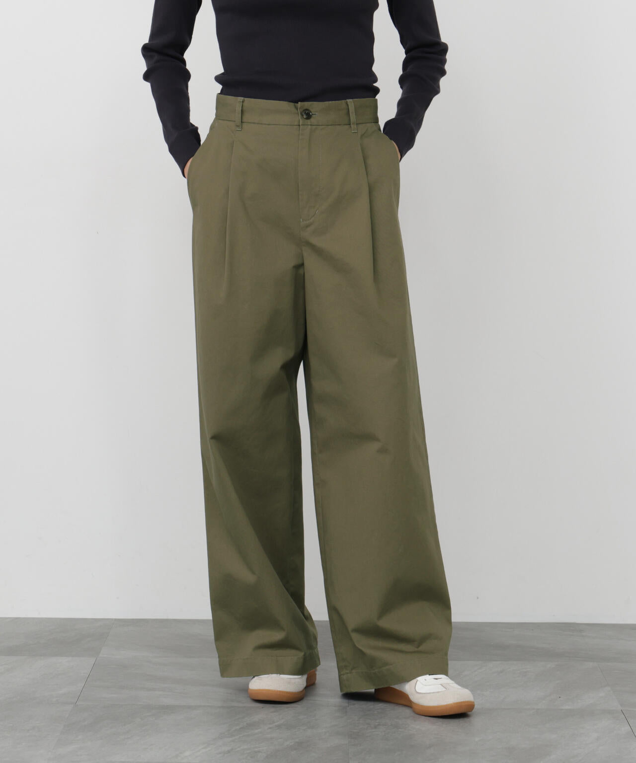165cm/B:77cm/W:57cm/H:79cm 着用サイズ:M