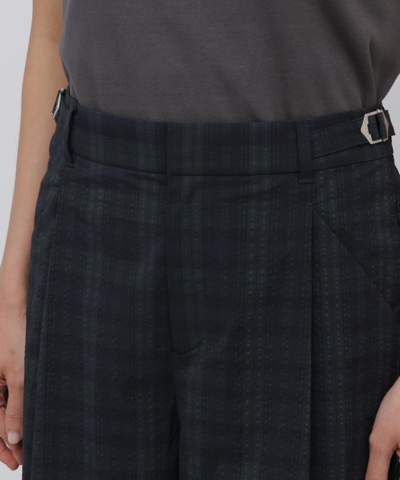 165cm/B:77cm/W:57cm/H:79cm 着用サイズ:M