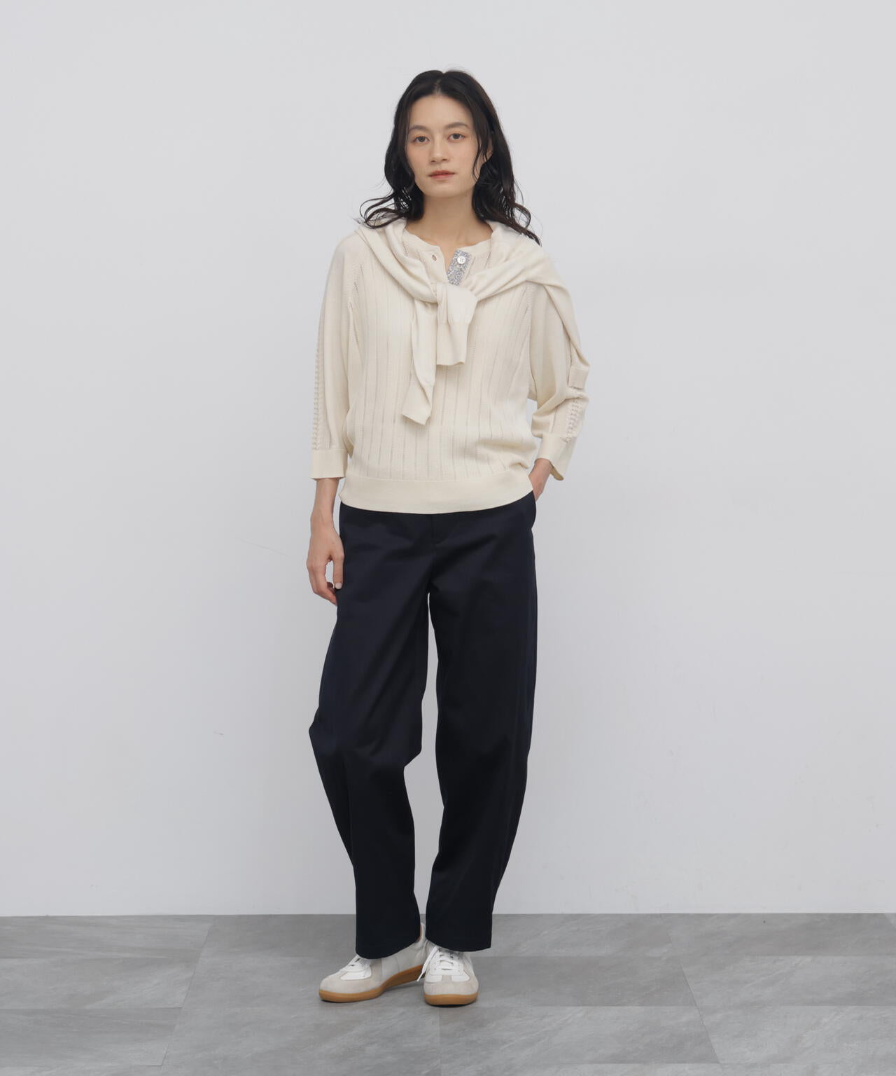 165cm/B:77cm/W:57cm/H:79cm 着用サイズ:M
