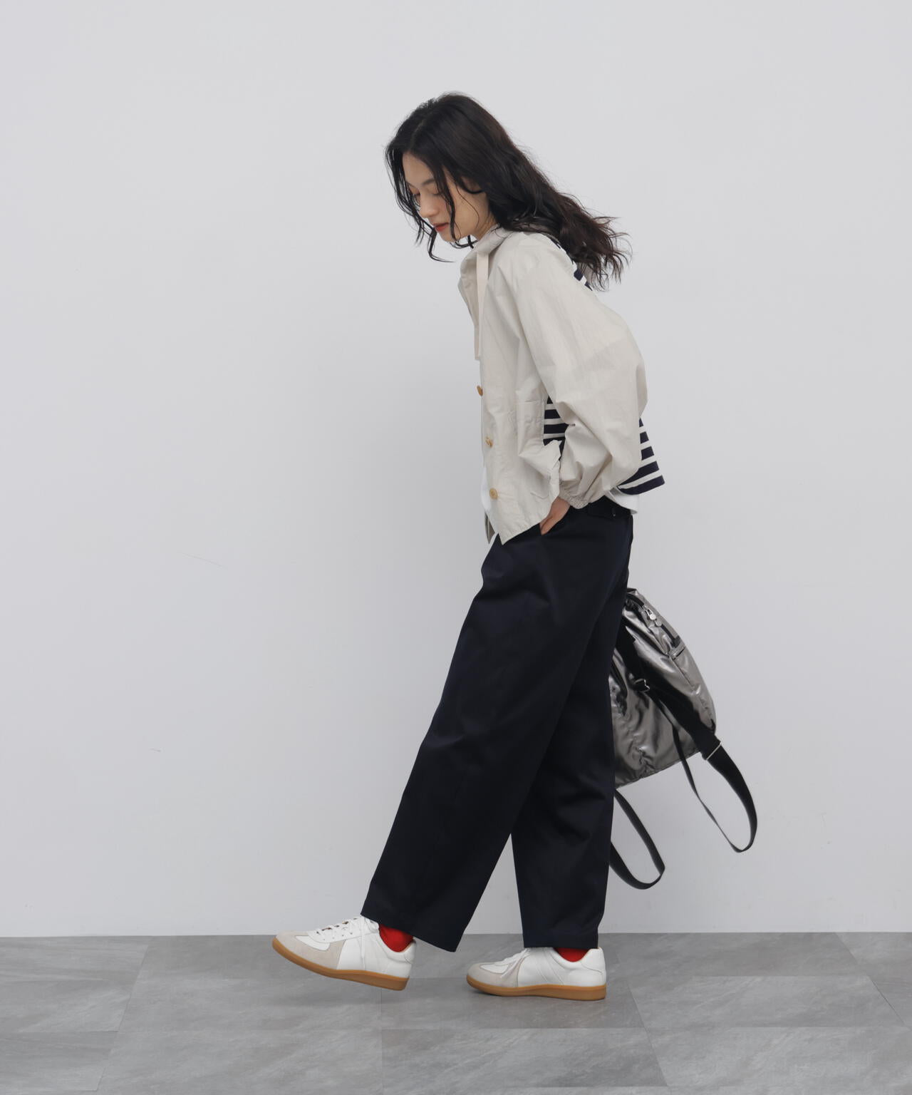 165cm/B:77cm/W:57cm/H:79cm 着用サイズ:M