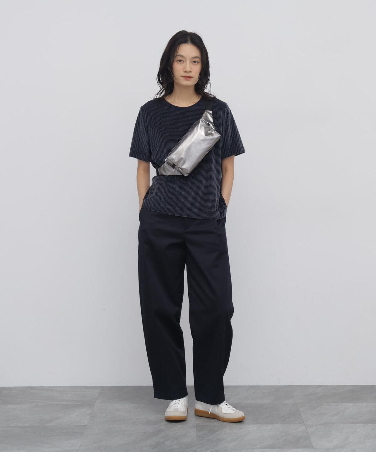 165cm/B:77cm/W:57cm/H:79cm 着用サイズ:M