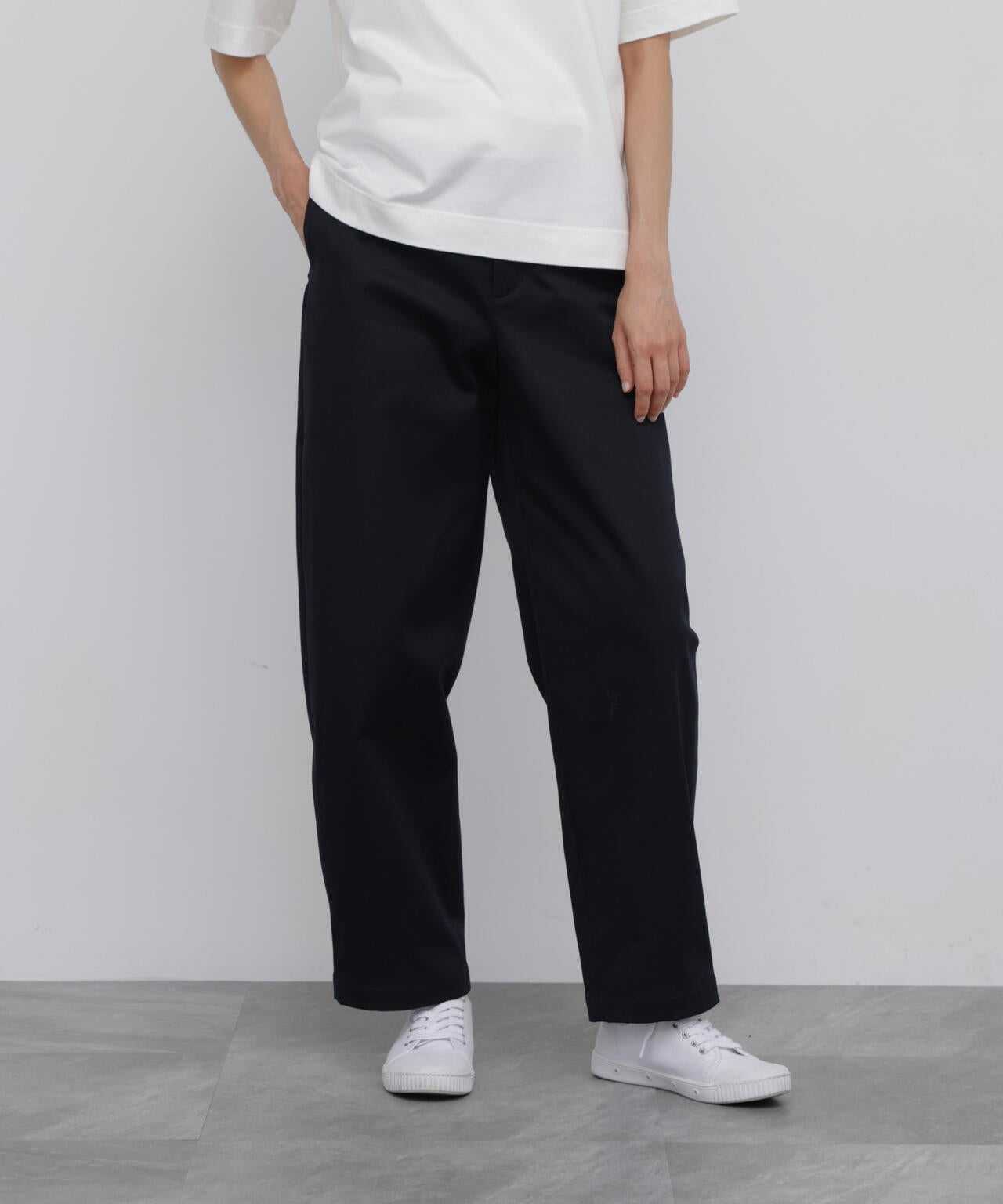 165cm/B:77cm/W:57cm/H:79cm 着用サイズ:M