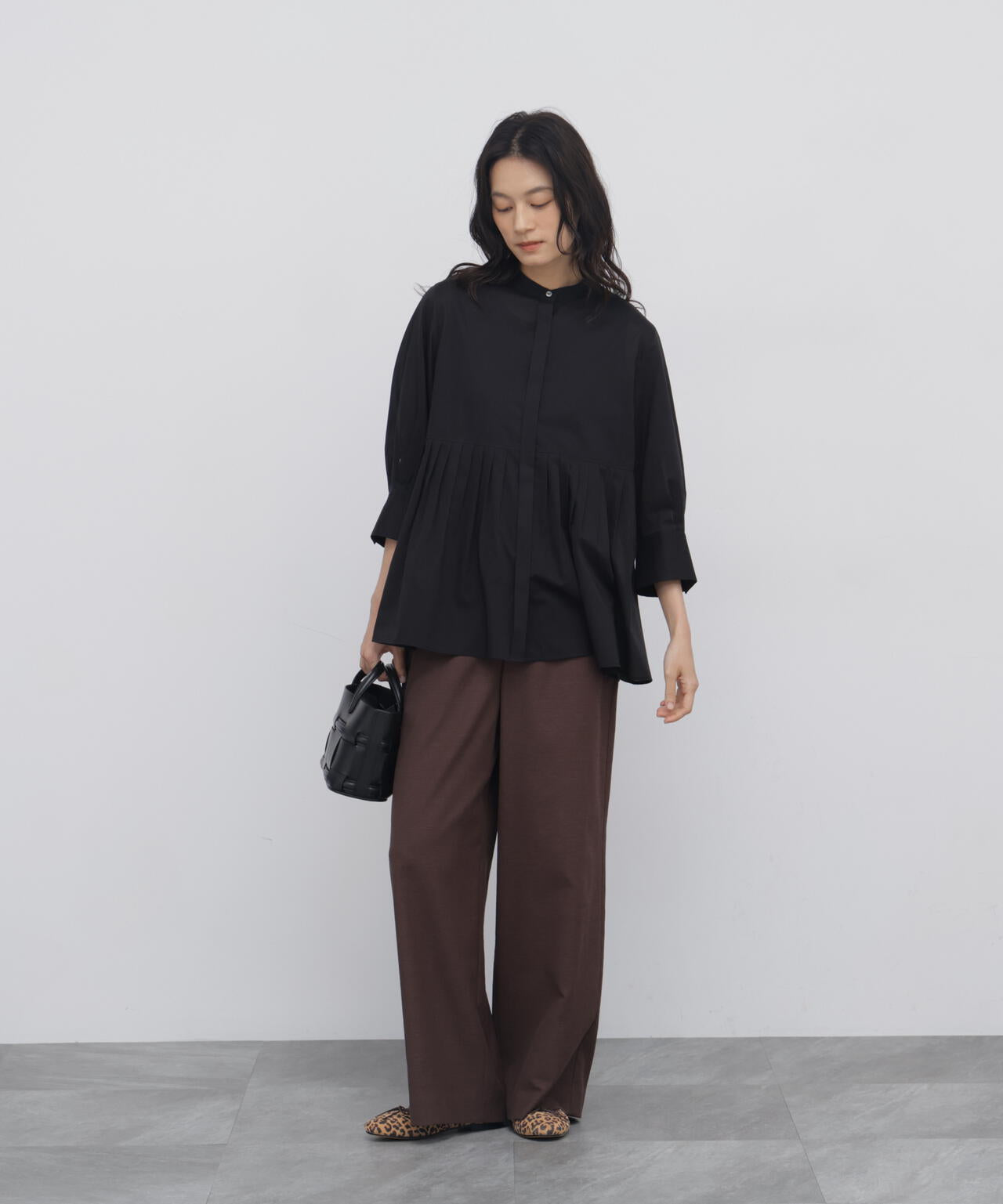 165cm/B:77cm/W:57cm/H:79cm 着用サイズ:M