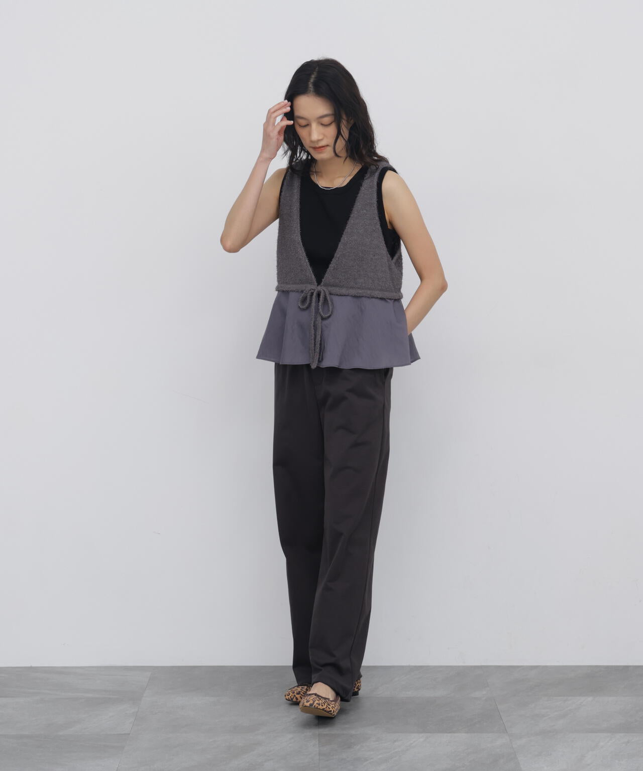 165cm/B:77cm/W:57cm/H:79cm 着用サイズ:M