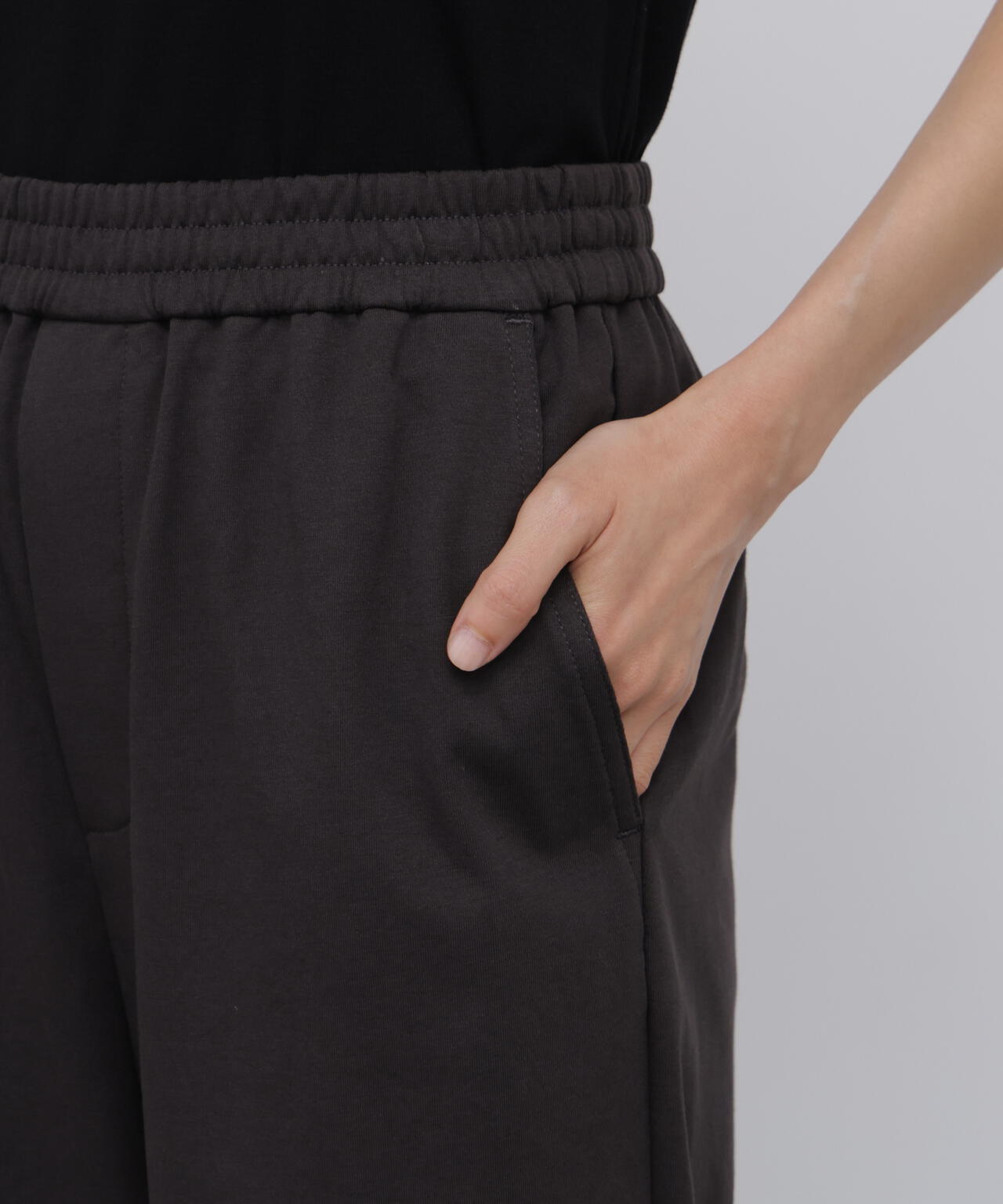 165cm/B:77cm/W:57cm/H:79cm 着用サイズ:M