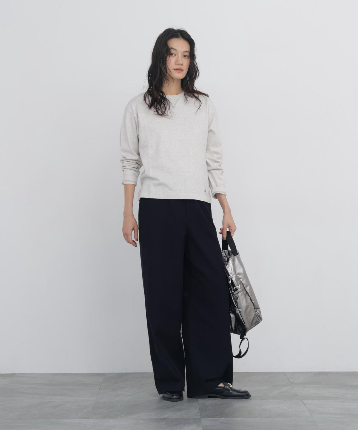 165cm/B:77cm/W:57cm/H:79cm 着用サイズ:M