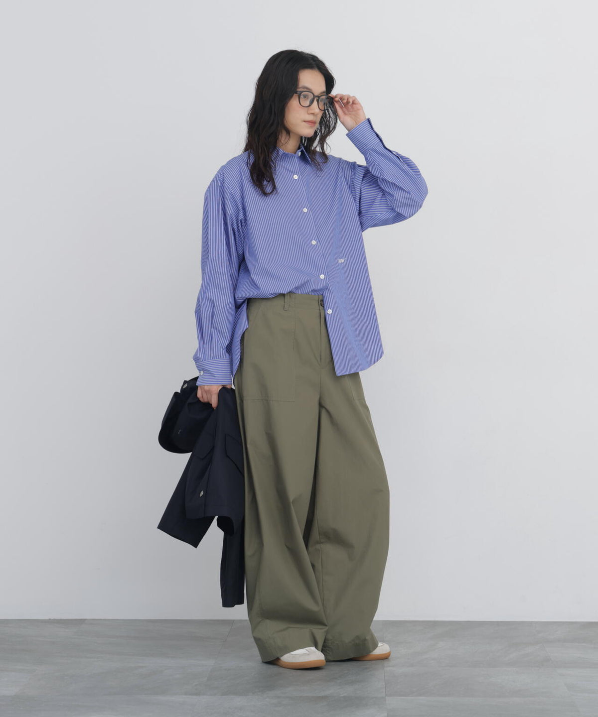 165cm/B:77cm/W:57cm/H:79cm 着用サイズ:M