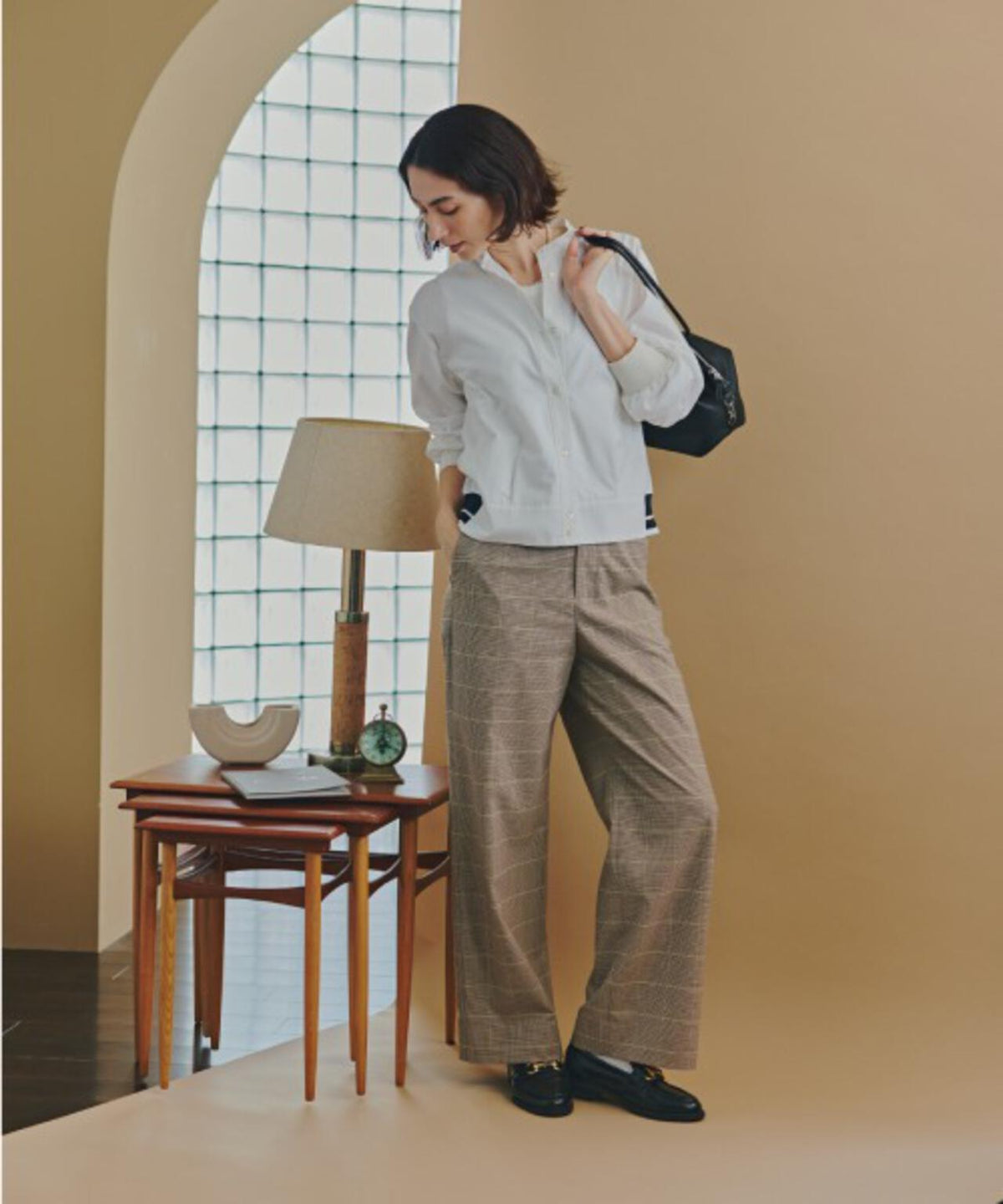 《名品 / マルチサイズ / 洗える》シャークスキン強撚バックルパンツ