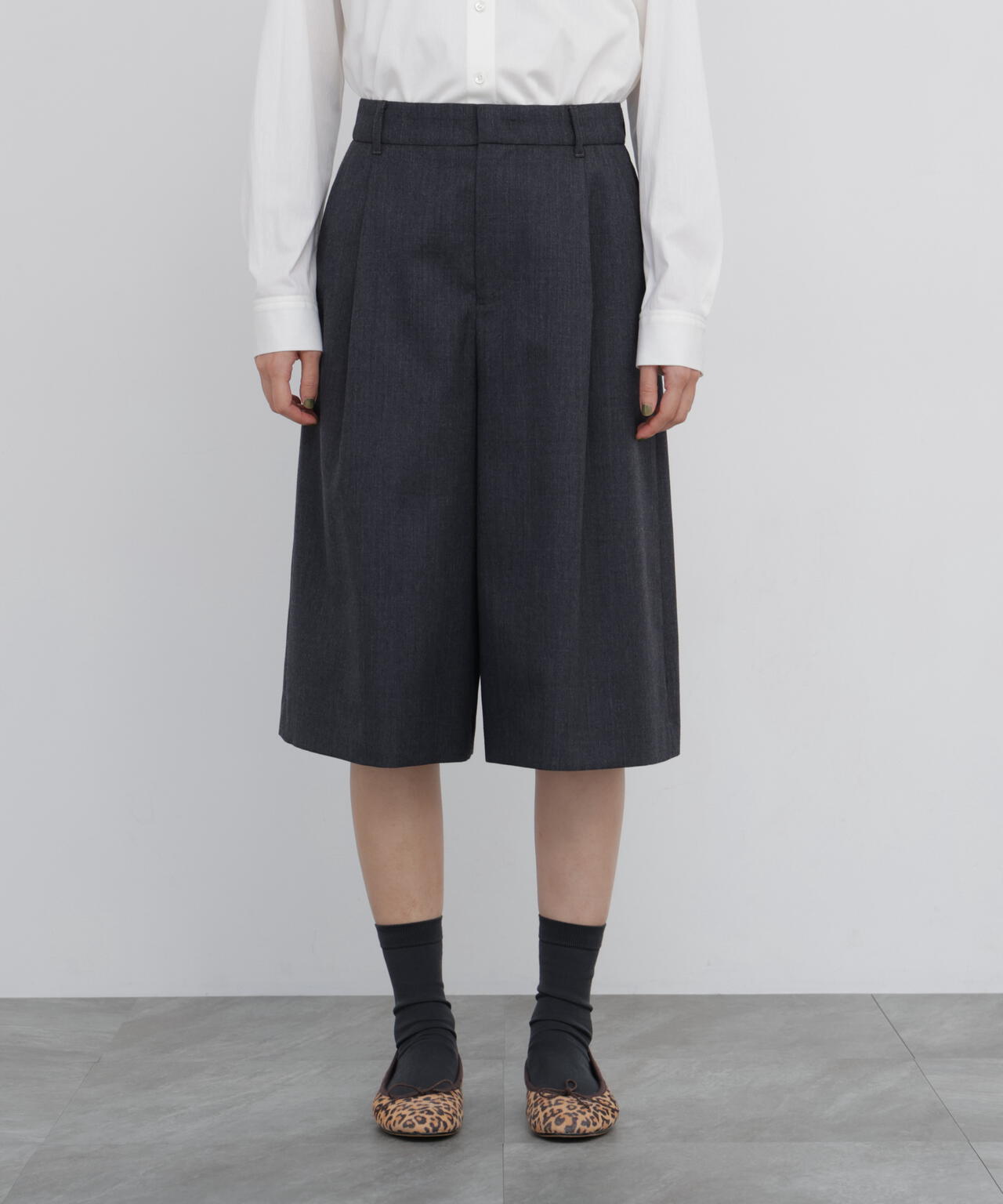 165cm/B:77cm/W:57cm/H:79cm 着用サイズ:M