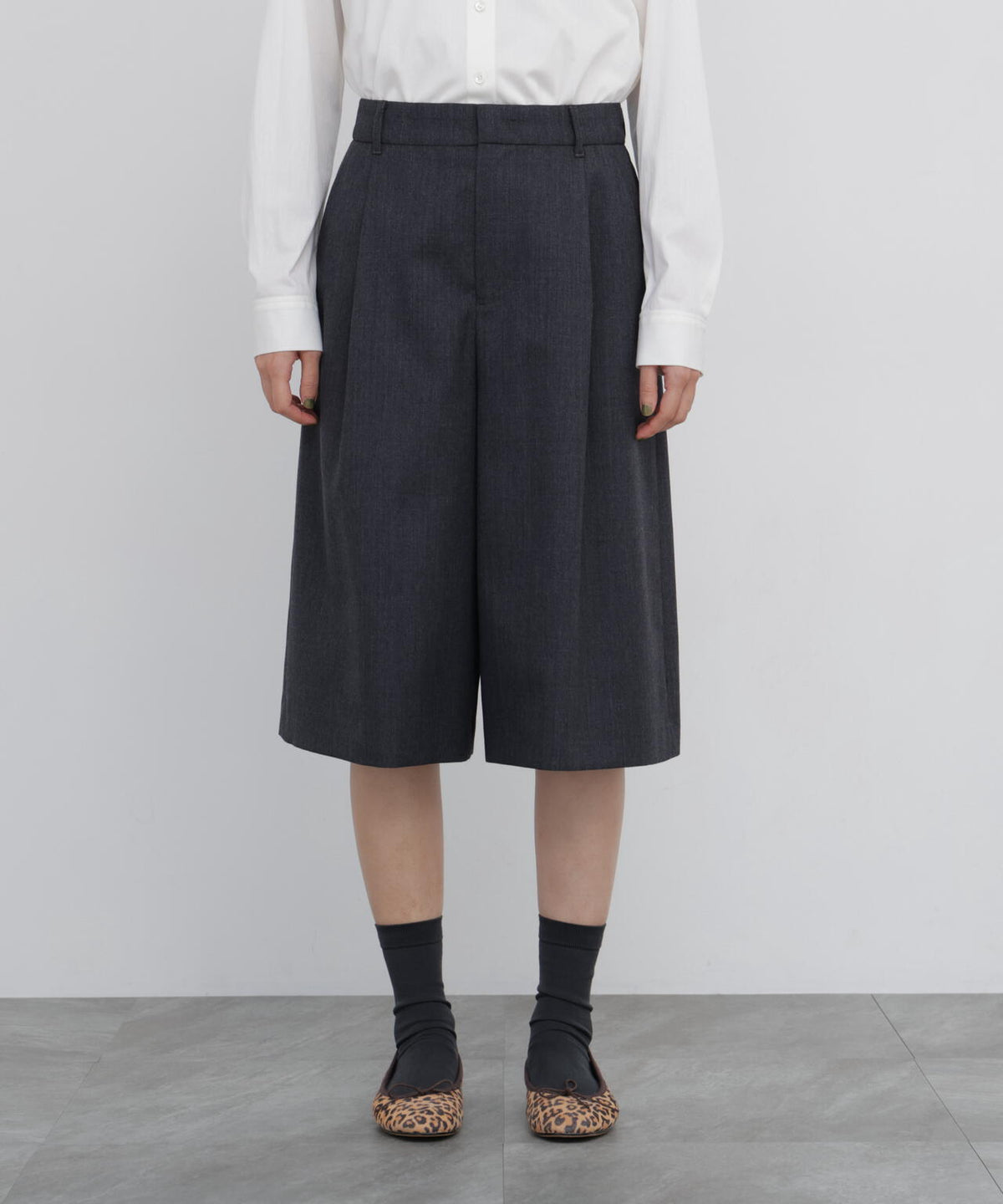 165cm/B:77cm/W:57cm/H:79cm 着用サイズ:M