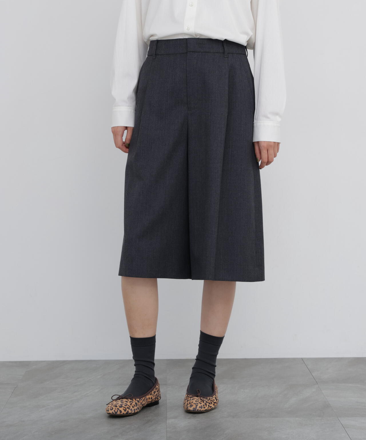 165cm/B:77cm/W:57cm/H:79cm 着用サイズ:M