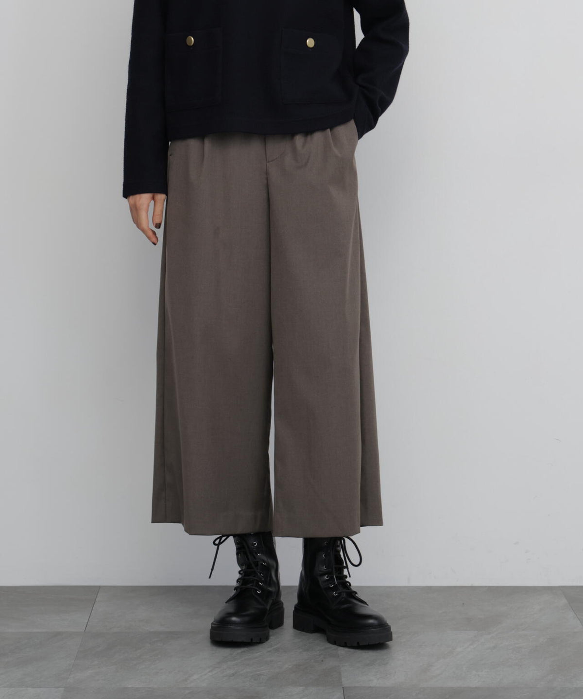 165cm/B:77cm/W:57cm/H:79cm 着用サイズ:M