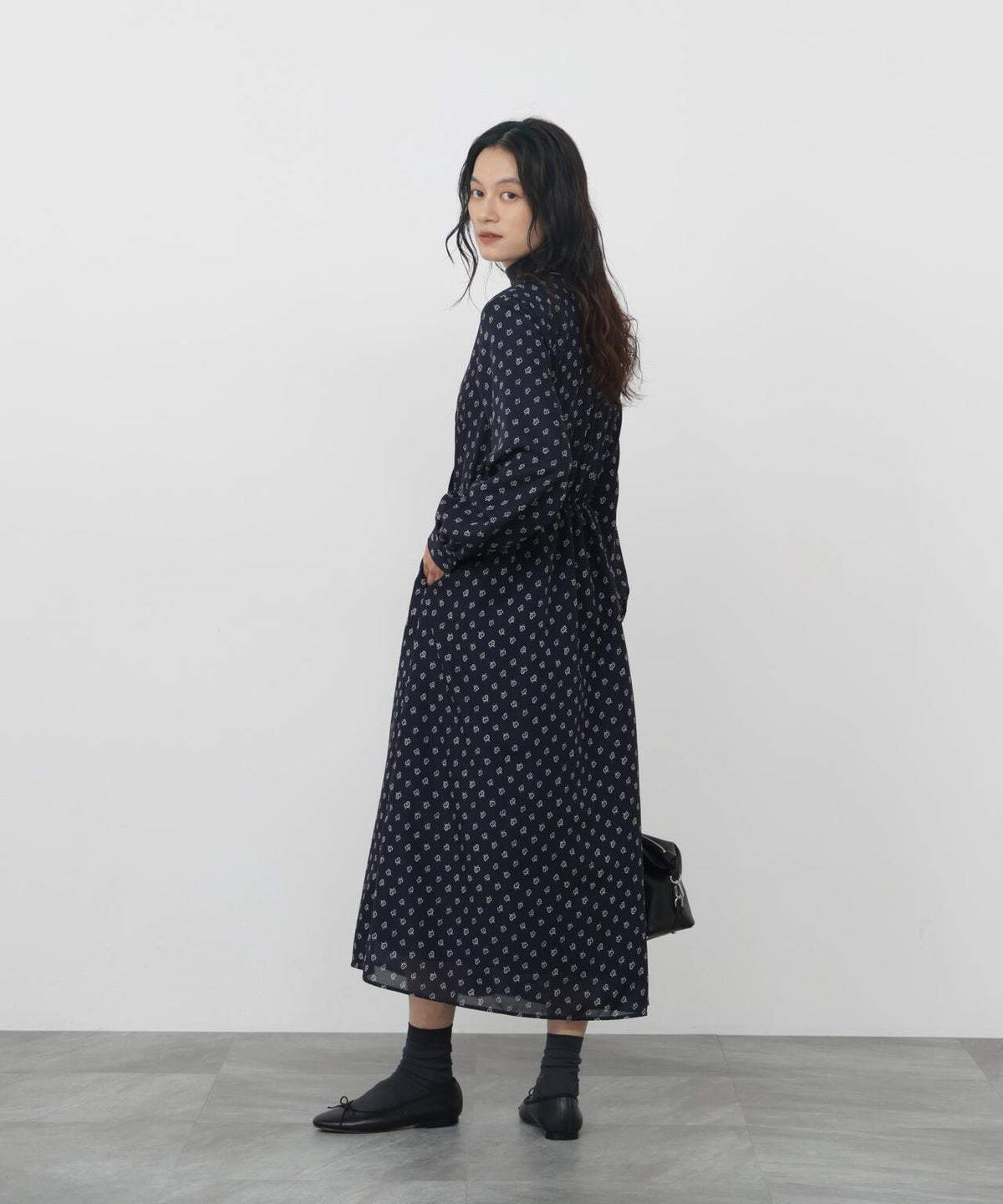 165cm/B:77cm/W:57cm/H:79cm 着用サイズ:M