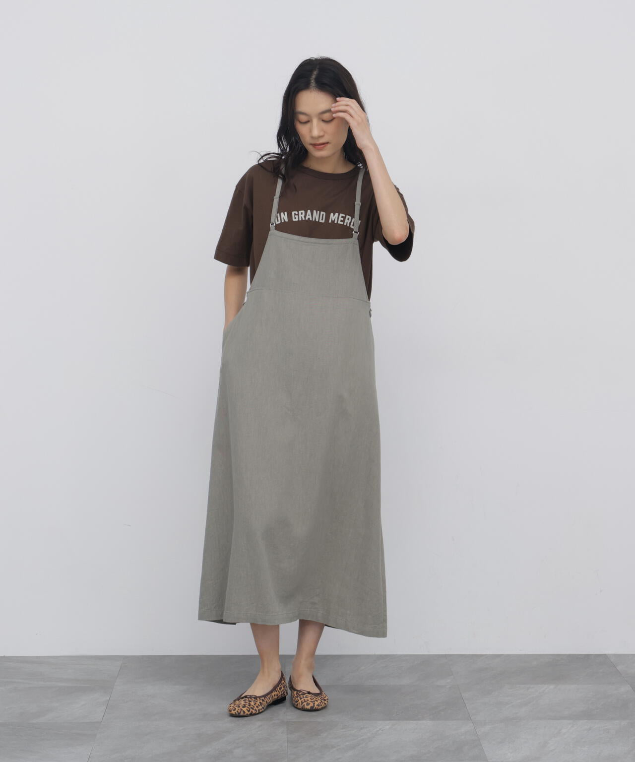 165cm/B:77cm/W:57cm/H:79cm 着用サイズ:M