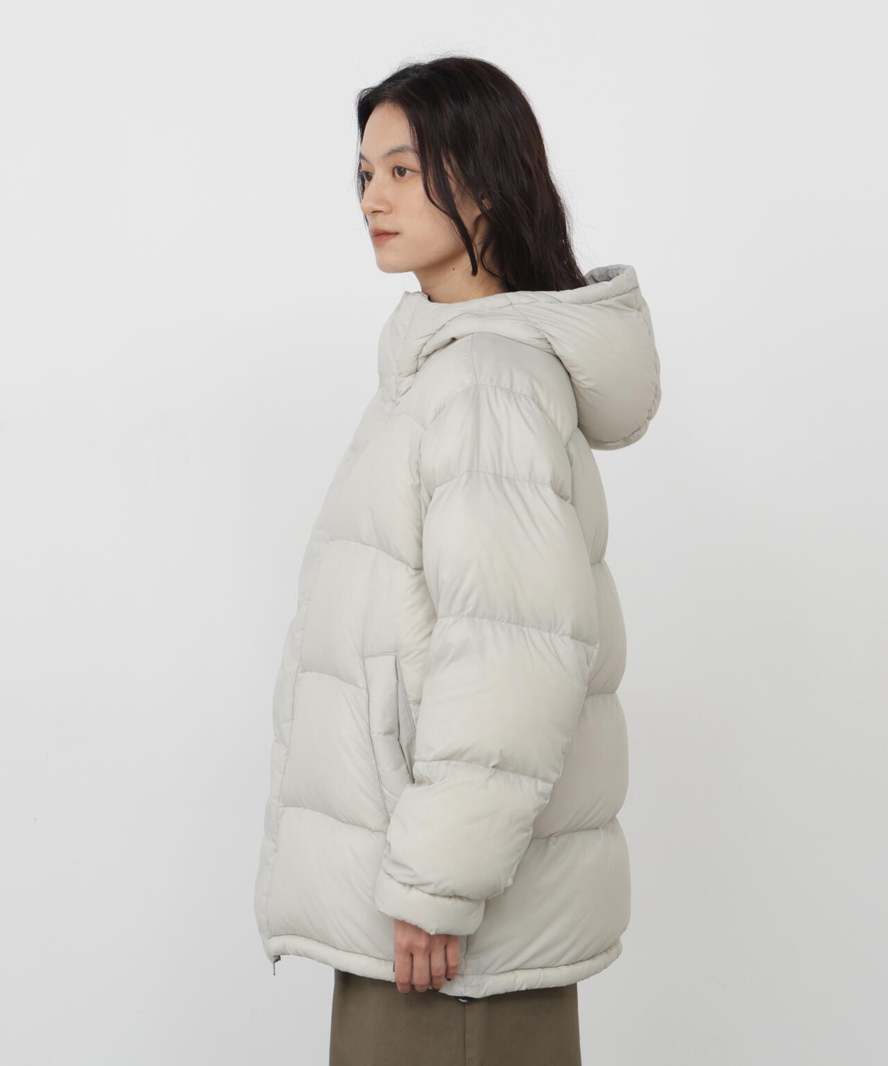165cm/B:77cm/W:57cm/H:79cm 着用サイズ:M
