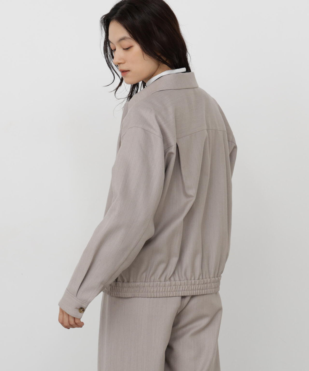 165cm/B:77cm/W:57cm/H:79cm 着用サイズ:M