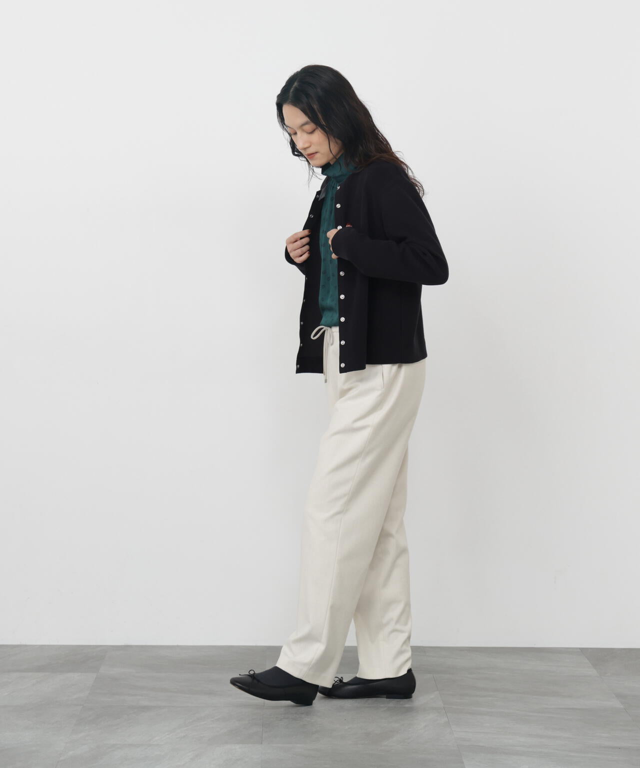 165cm/B:77cm/W:57cm/H:79cm 着用サイズ:M