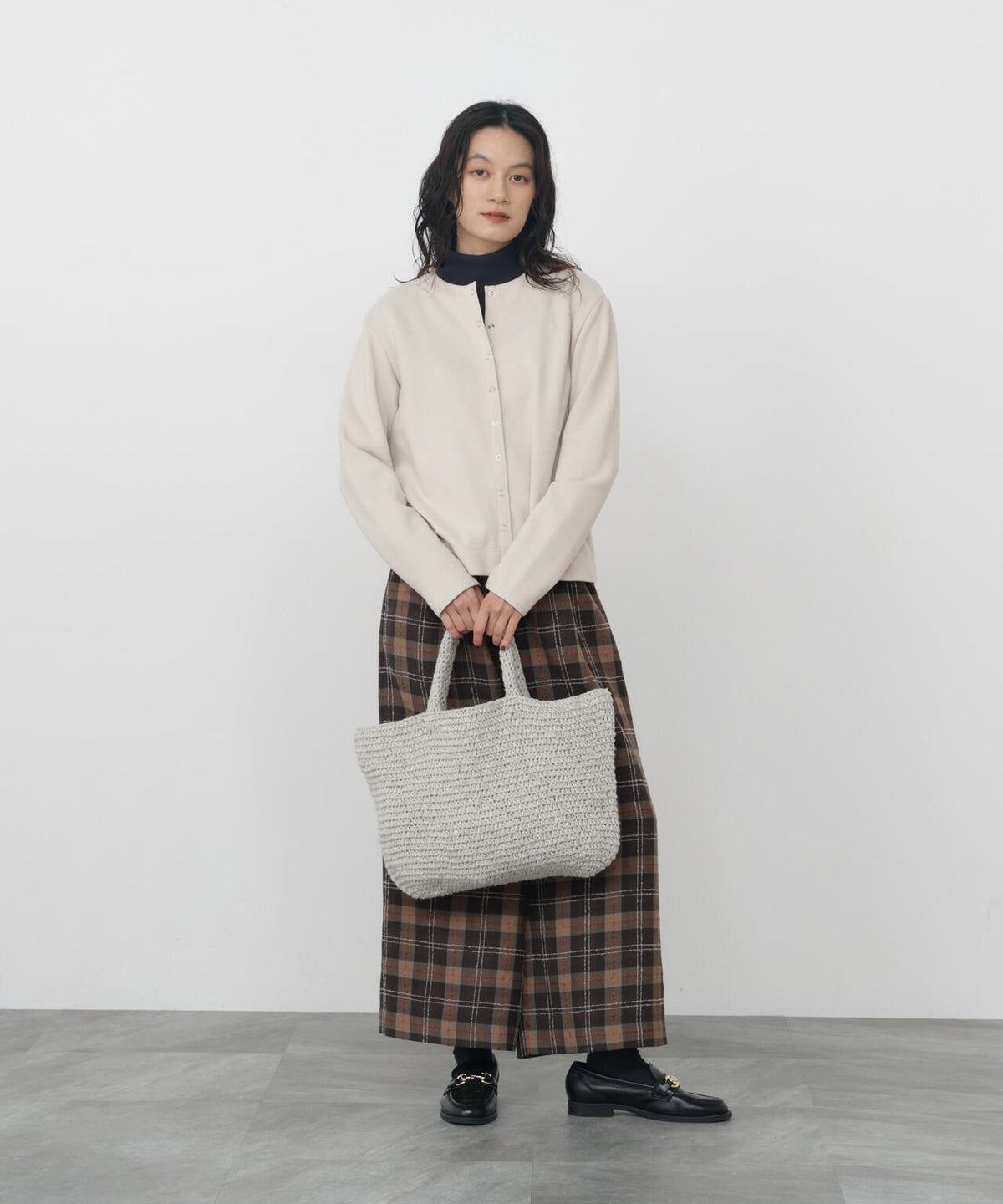 165cm/B:77cm/W:57cm/H:79cm 着用サイズ:M