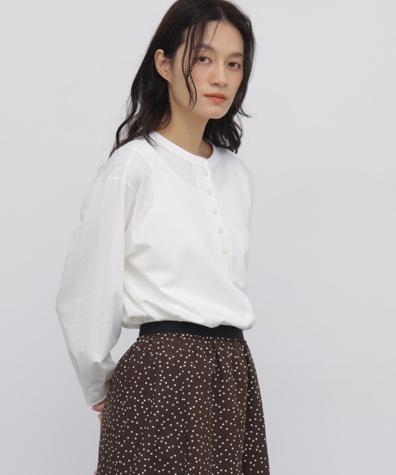 165cm/B:77cm/W:57cm/H:79cm 着用サイズ:M
