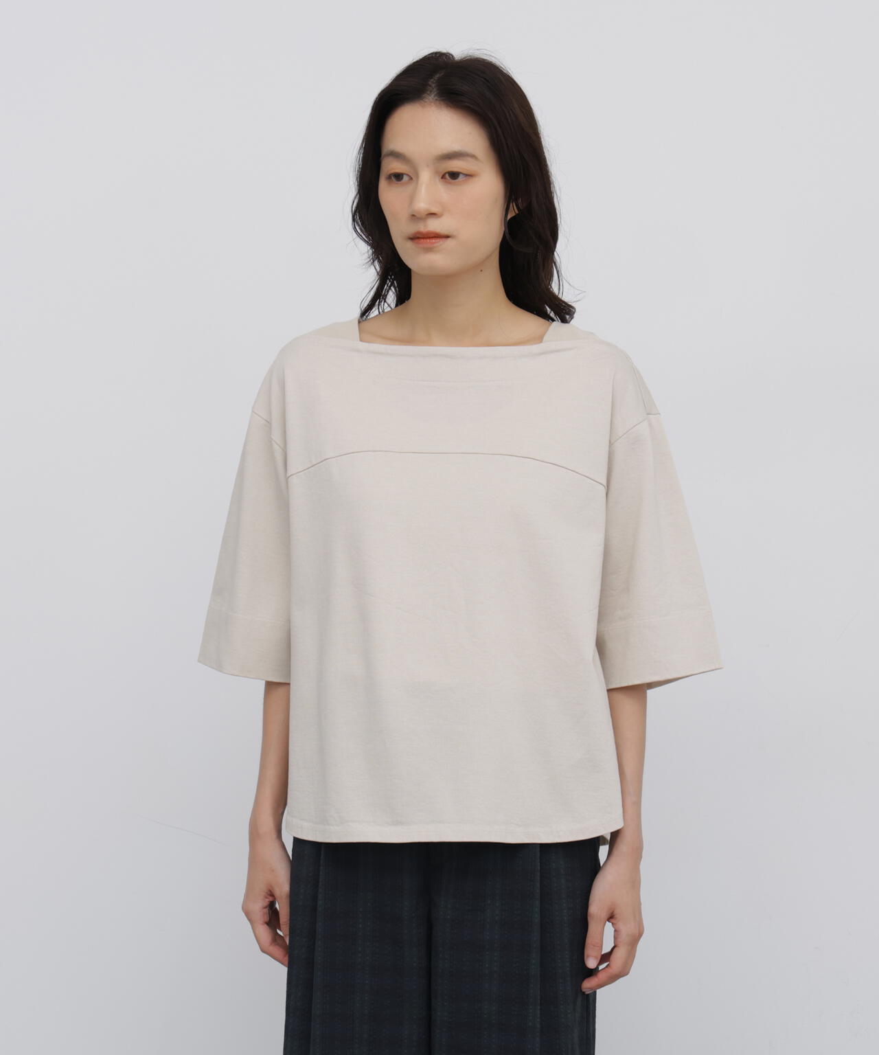 165cm/B:77cm/W:57cm/H:79cm 着用サイズ:M