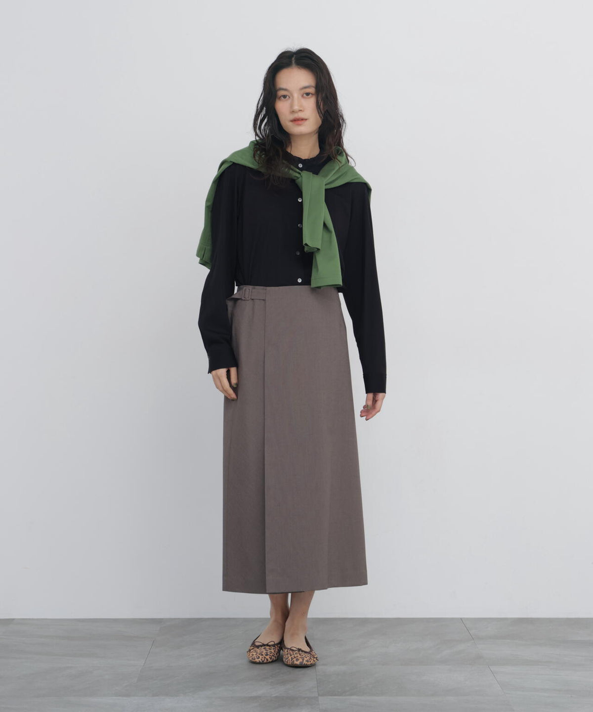 165cm/B:77cm/W:57cm/H:79cm 着用サイズ:M