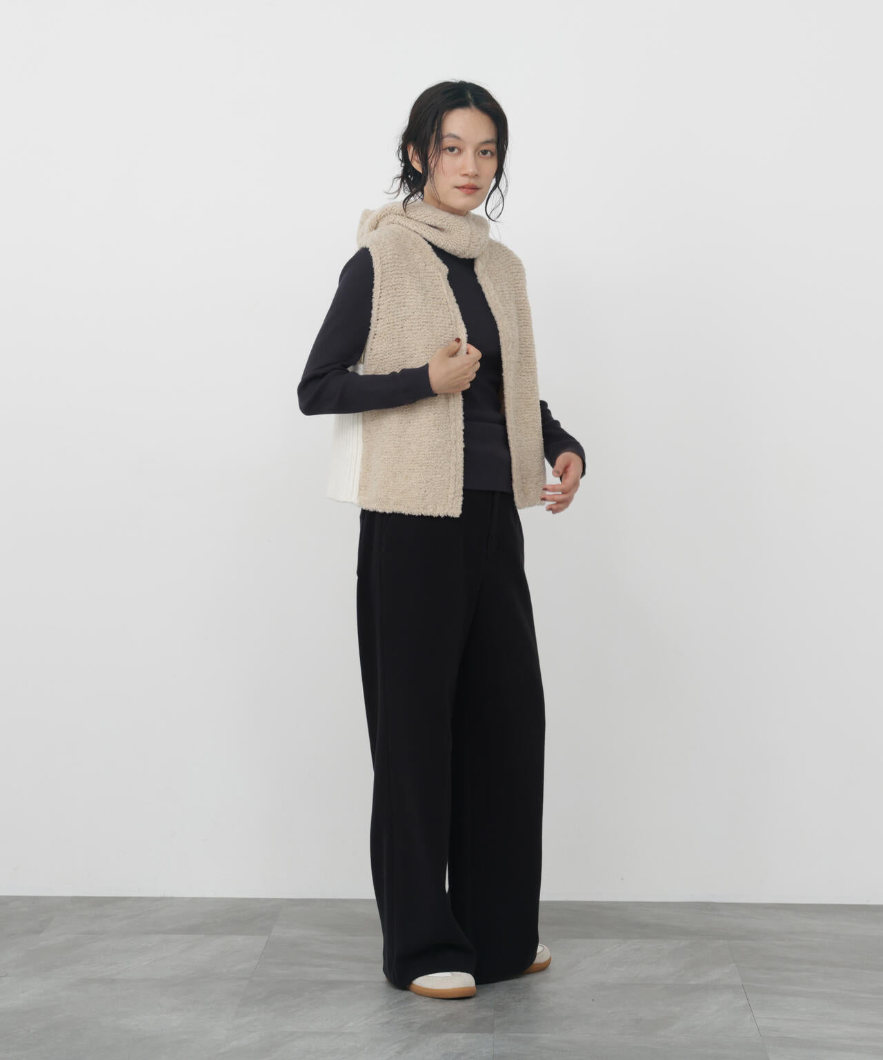 165cm/B:77cm/W:57cm/H:79cm 着用サイズ:M