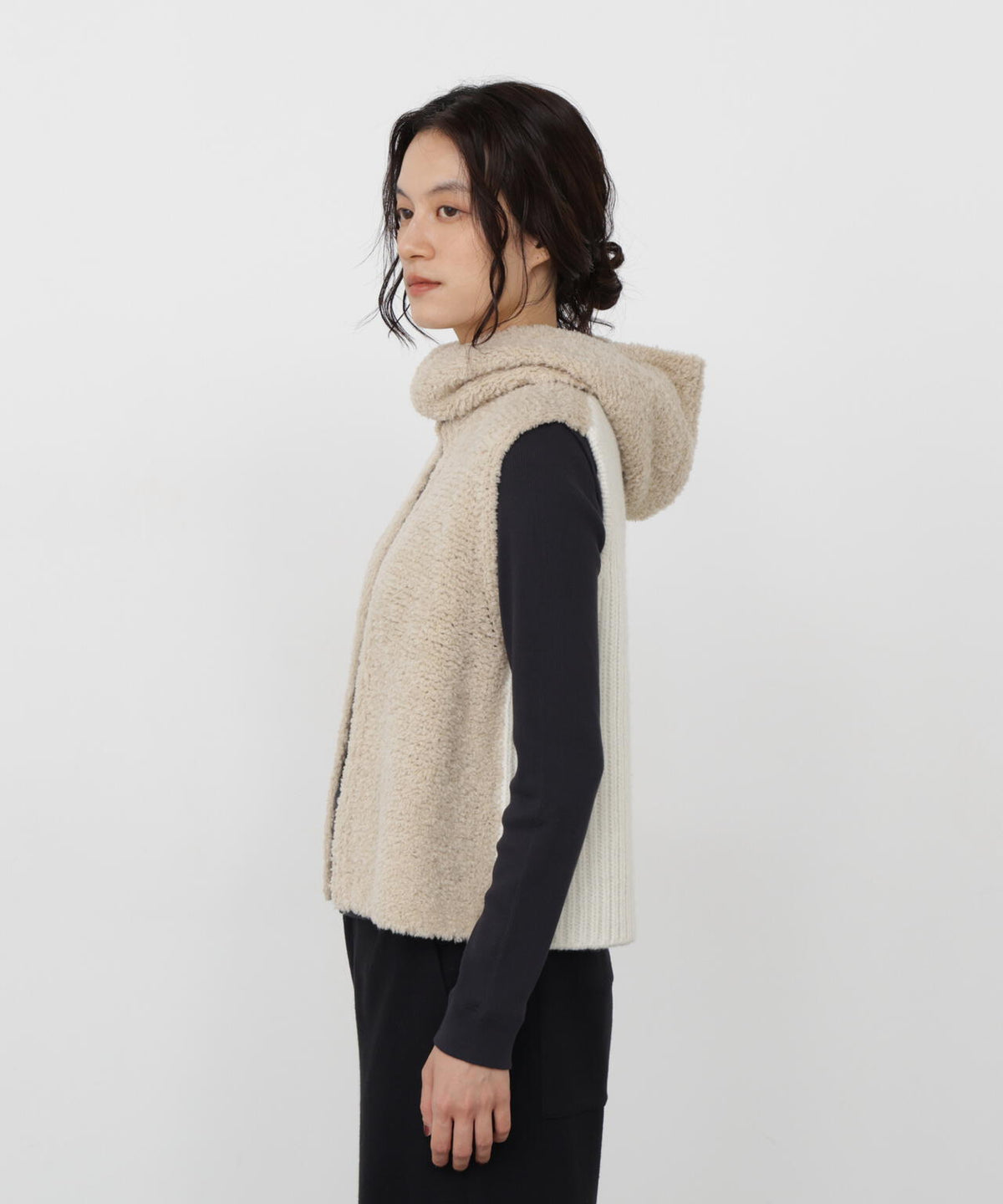 165cm/B:77cm/W:57cm/H:79cm 着用サイズ:M