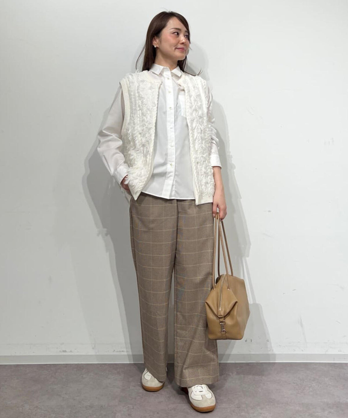165cm/B:77cm/W:57cm/H:79cm 着用サイズ:M