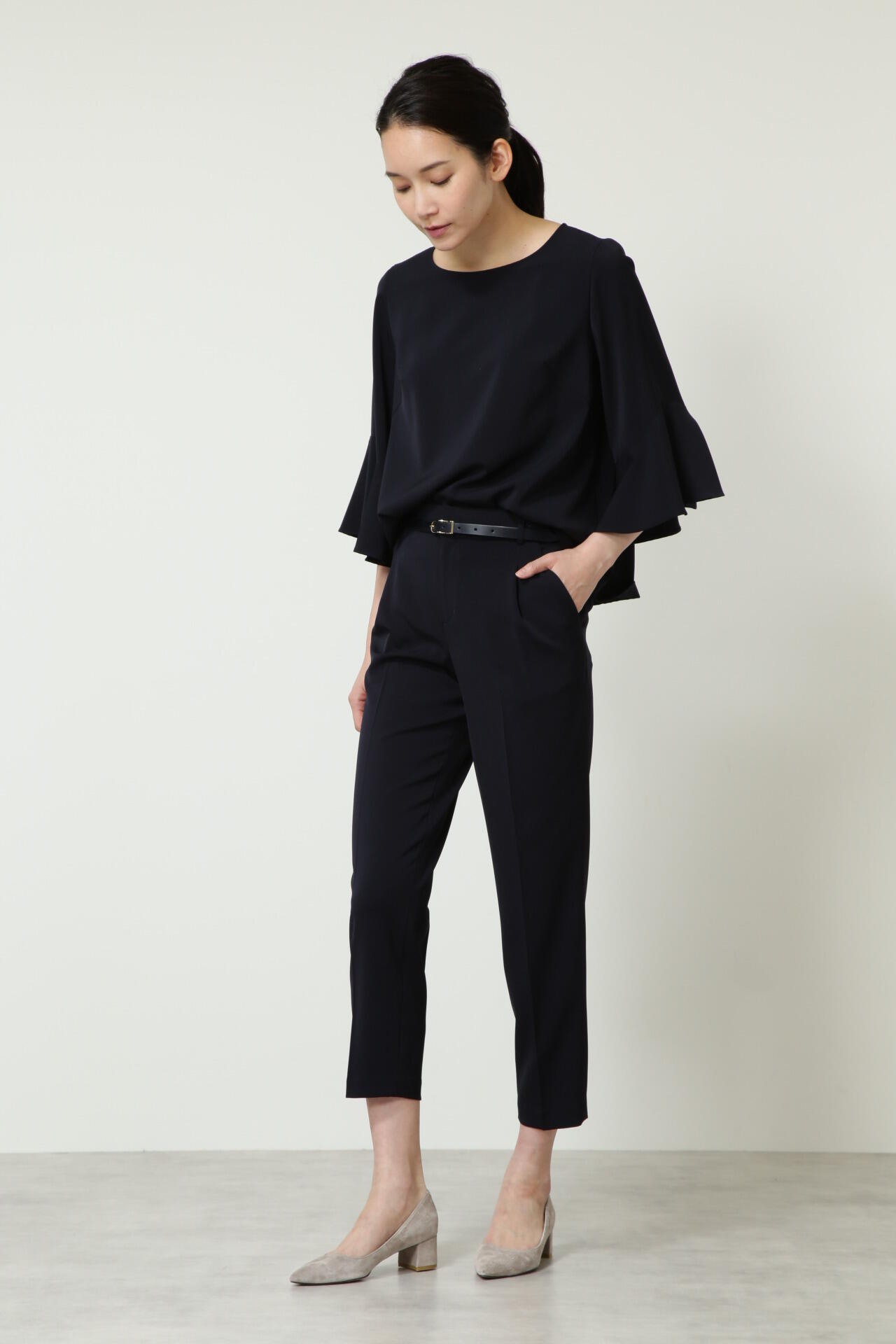 《arrive paris》テーパードパンツ