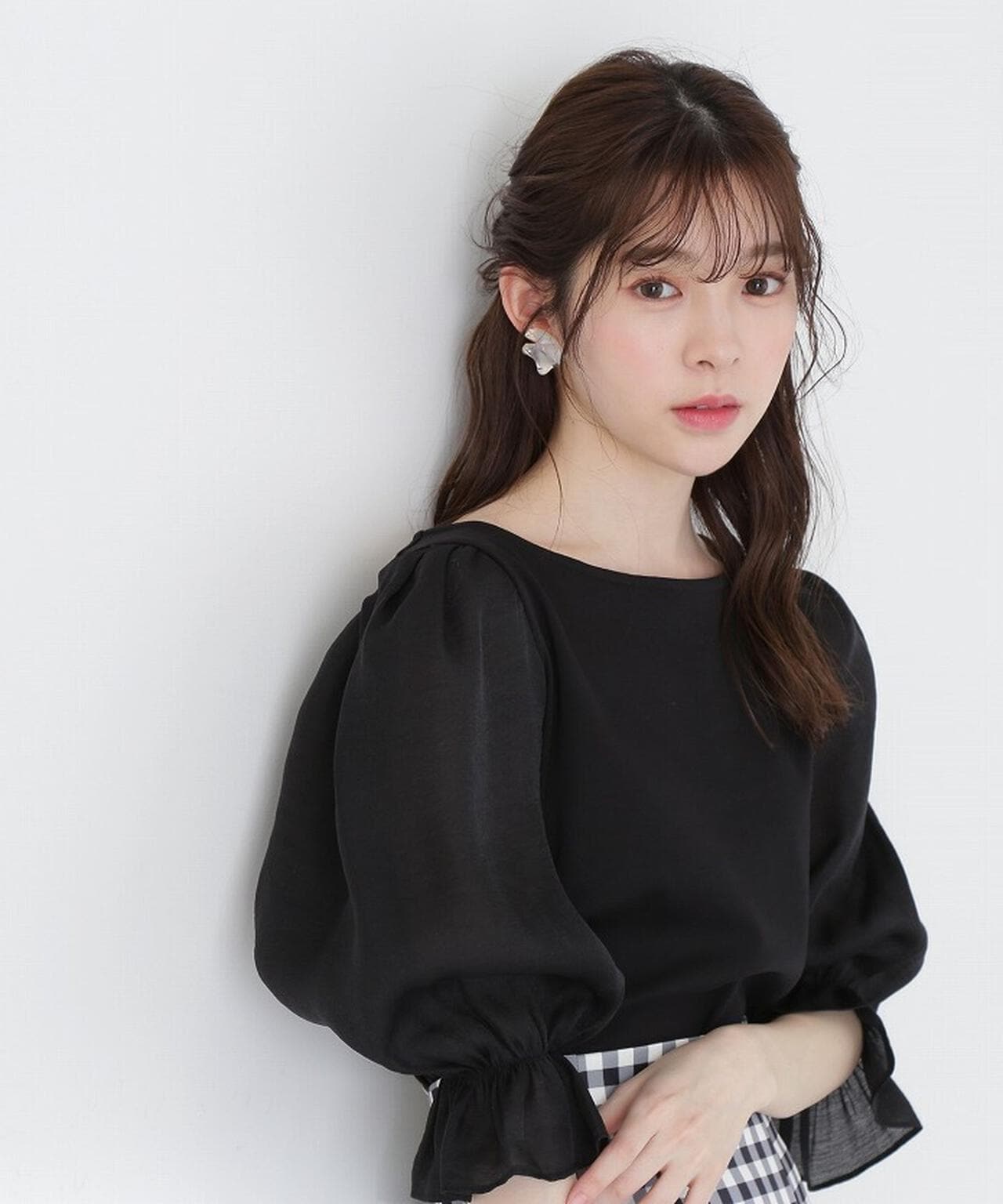 【美人百花5月号掲載 タイアップ休井美郷さん着用商品】シアースリーブカットトップス