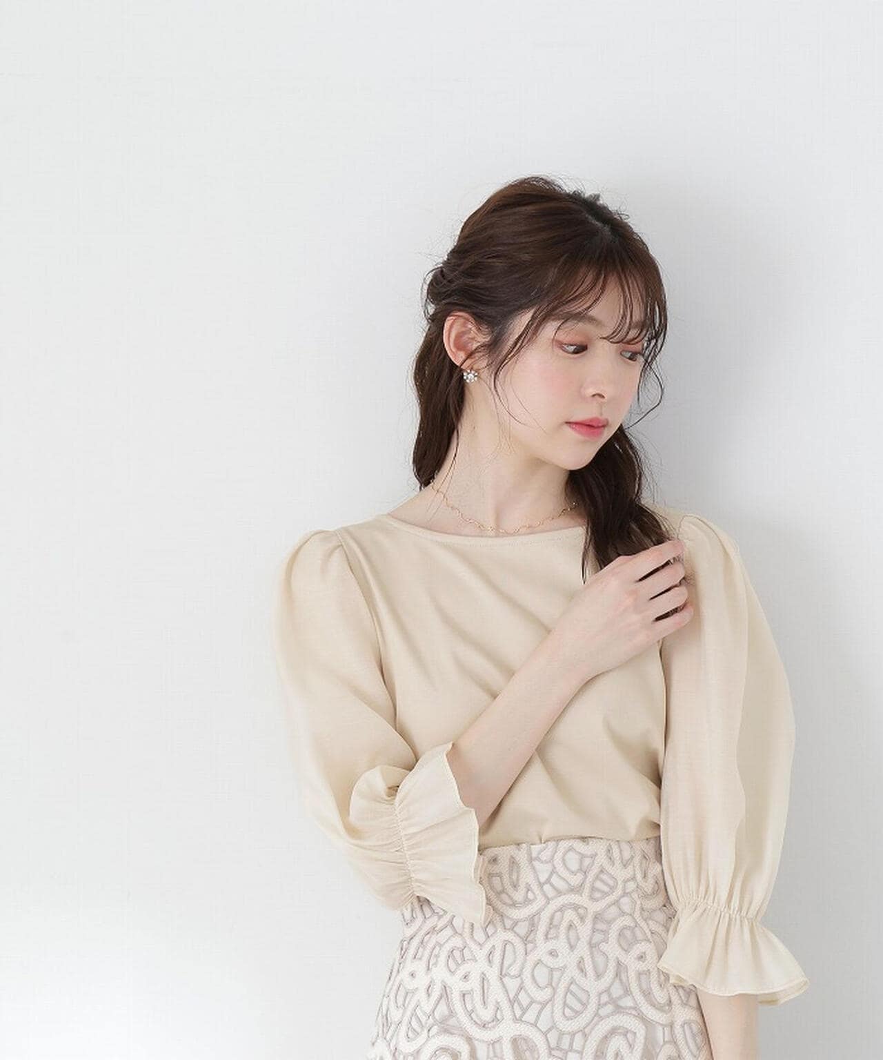 【美人百花5月号掲載 タイアップ休井美郷さん着用商品】シアースリーブカットトップス