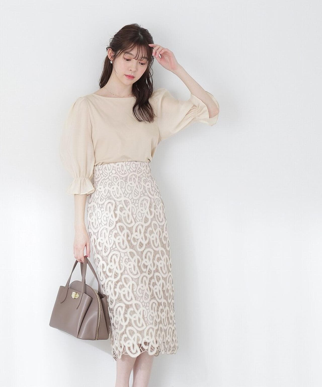 【美人百花5月号掲載 タイアップ休井美郷さん着用商品】シアースリーブカットトップス