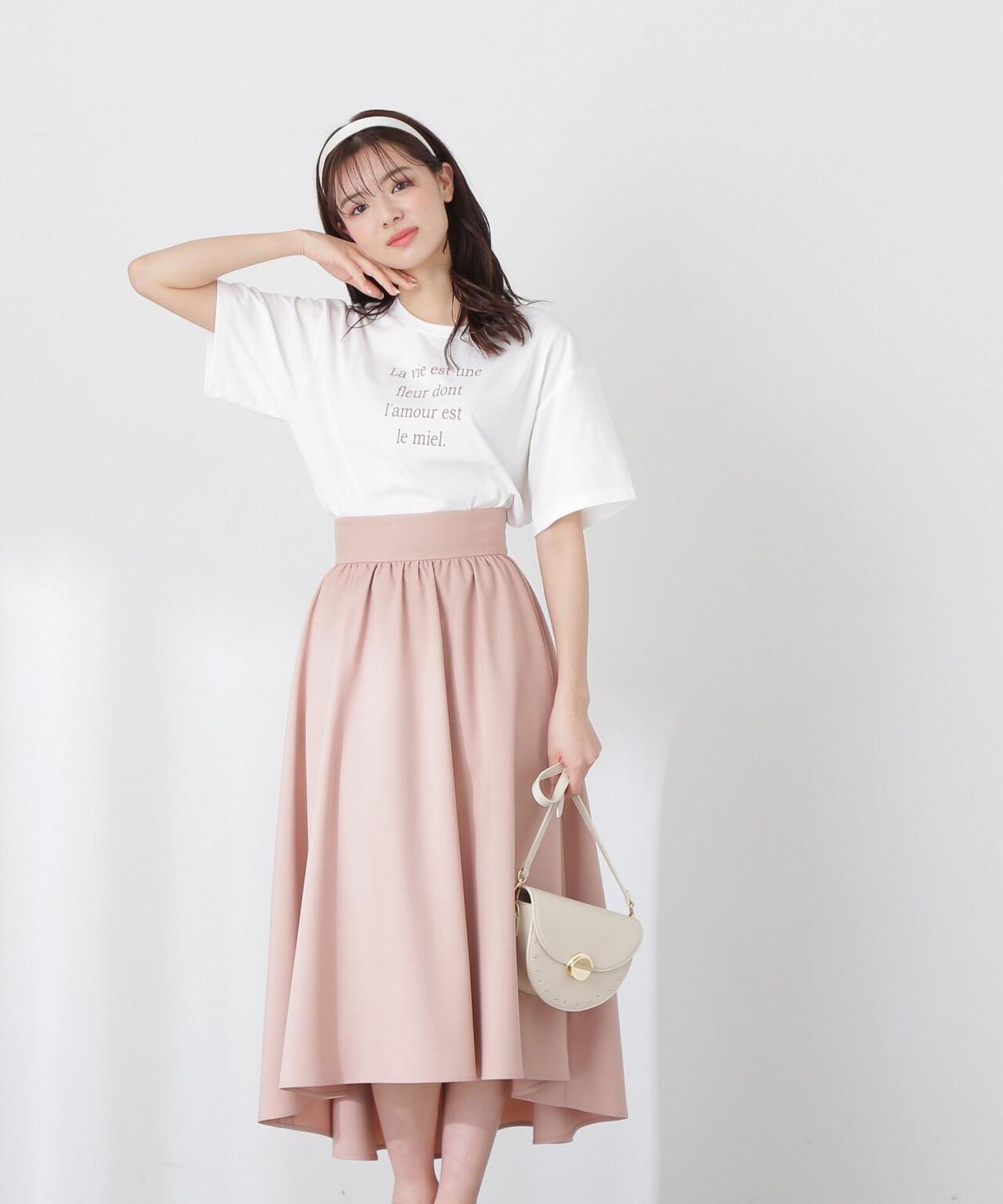 《EDIT COLOGNE》ロゴプリントTシャツ