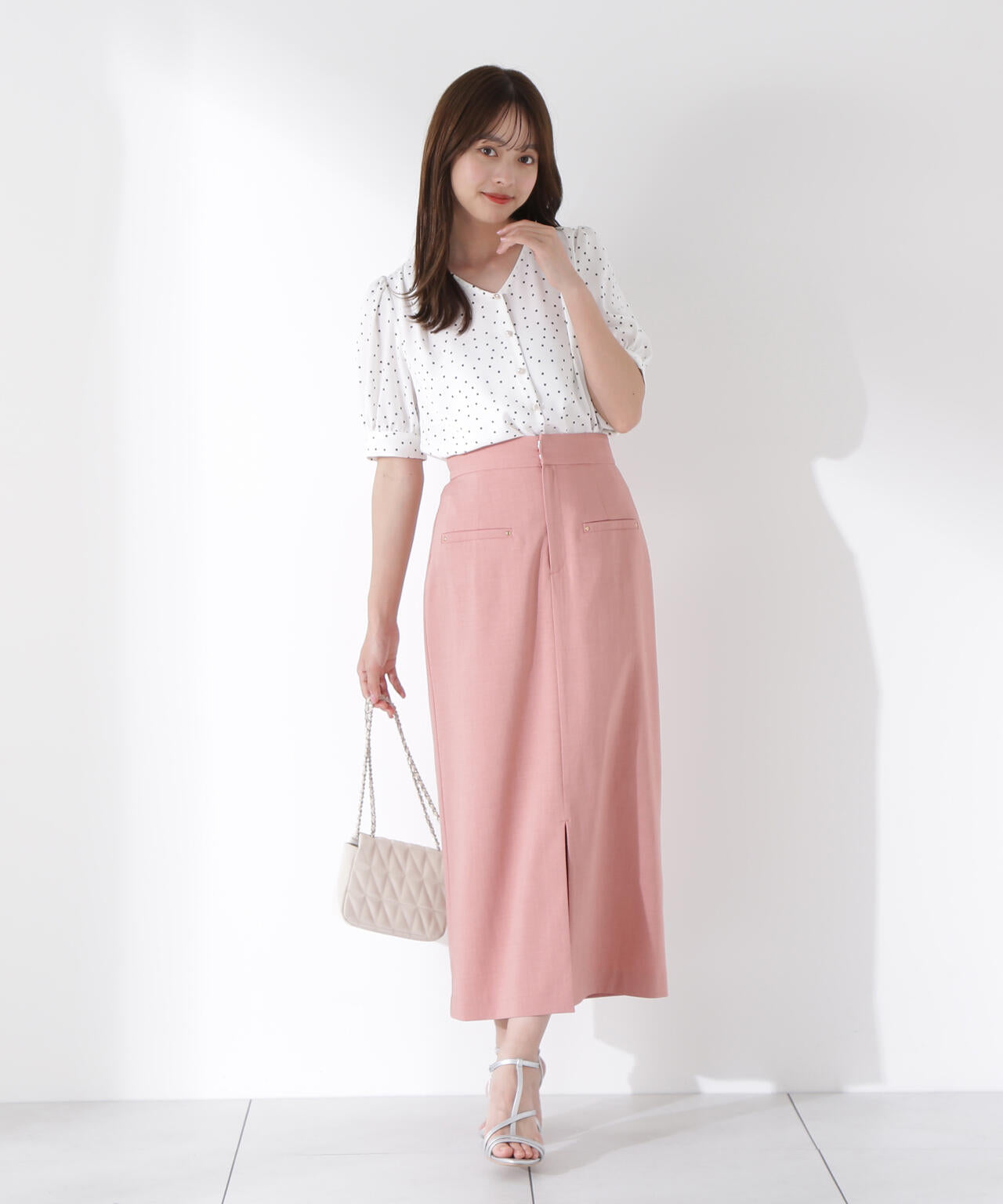 キラボタンブラウス