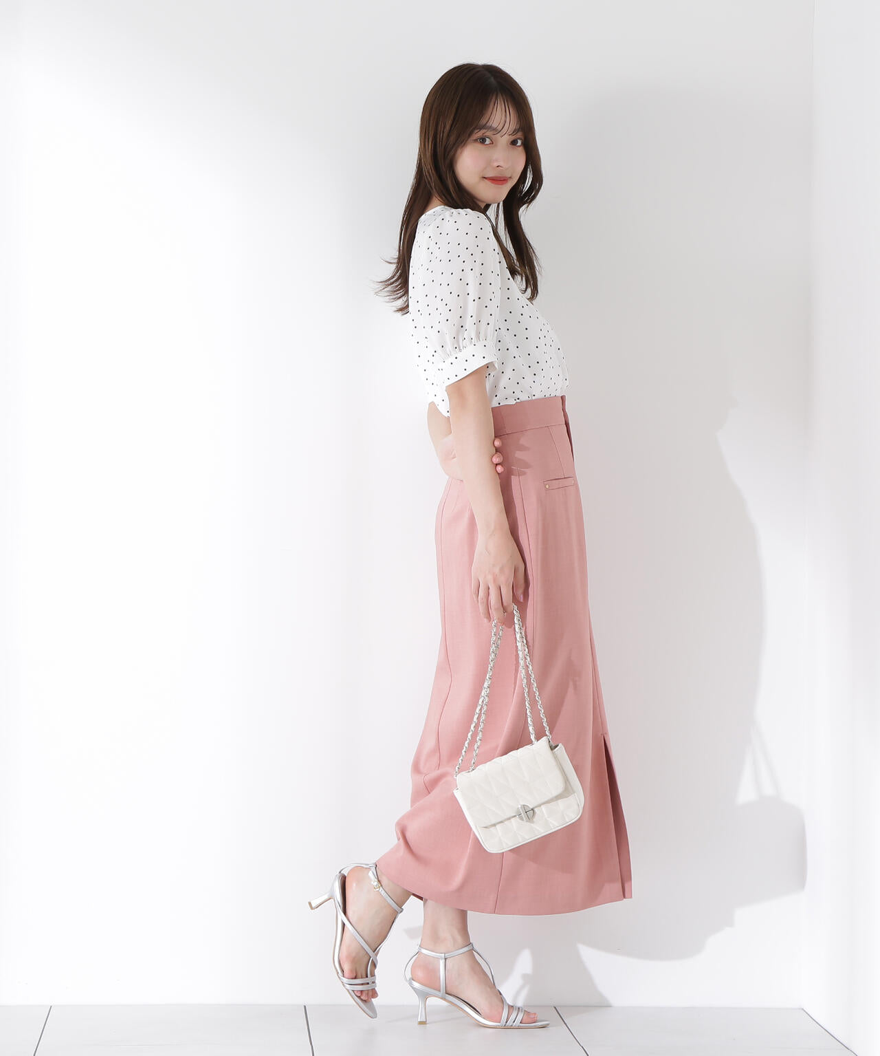 キラボタンブラウス